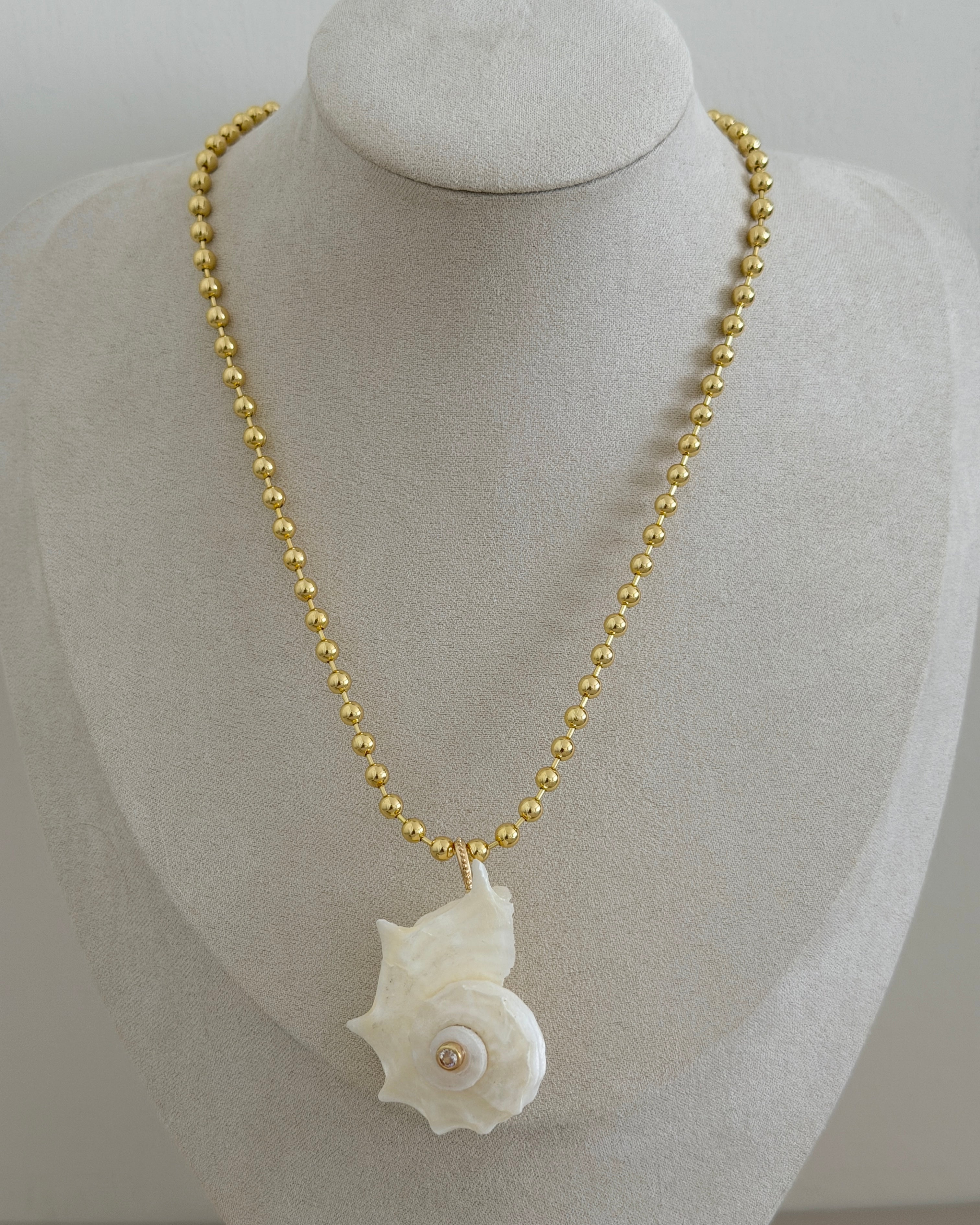 Seashell Pearl Necklace