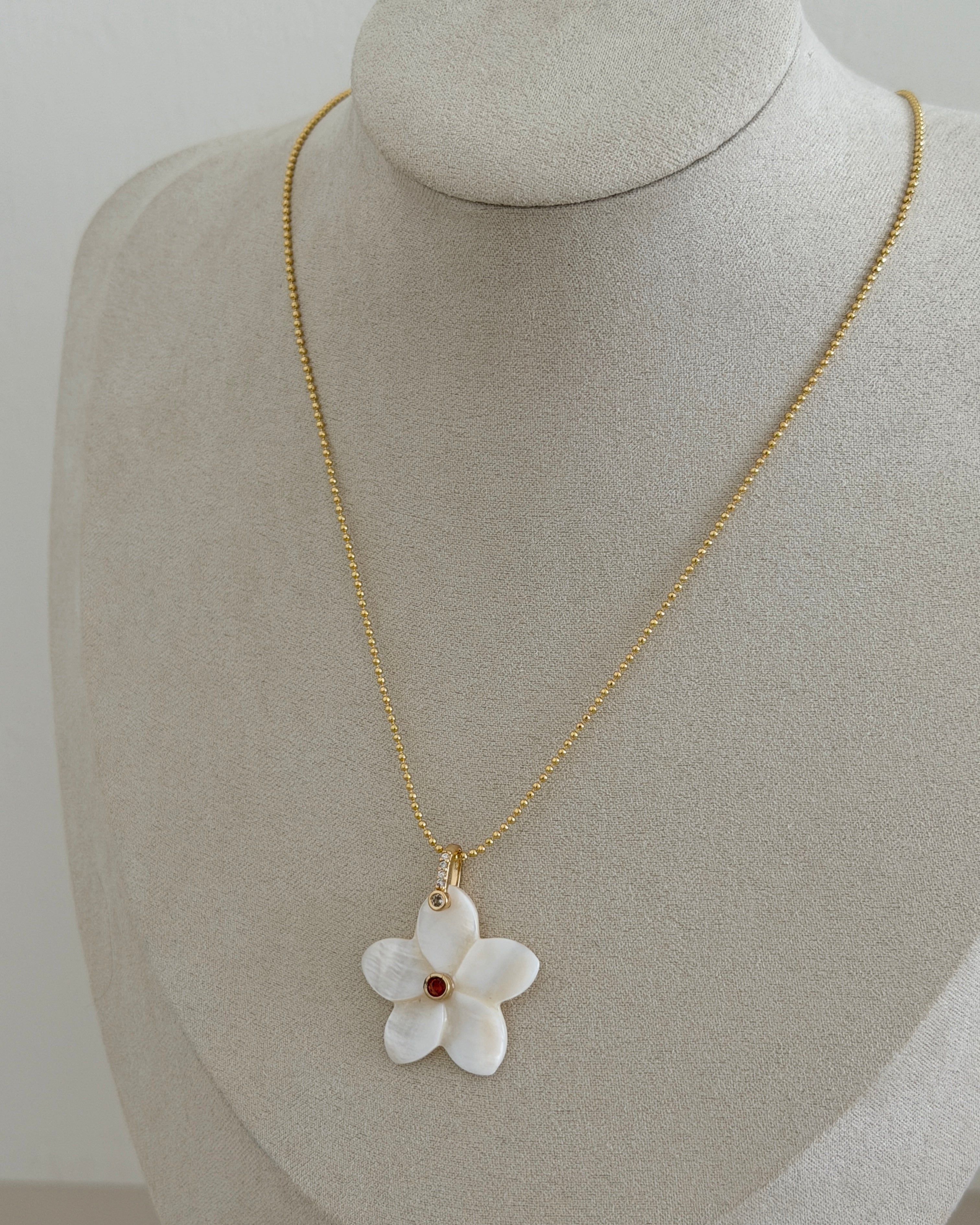 Isla Bloom Necklace