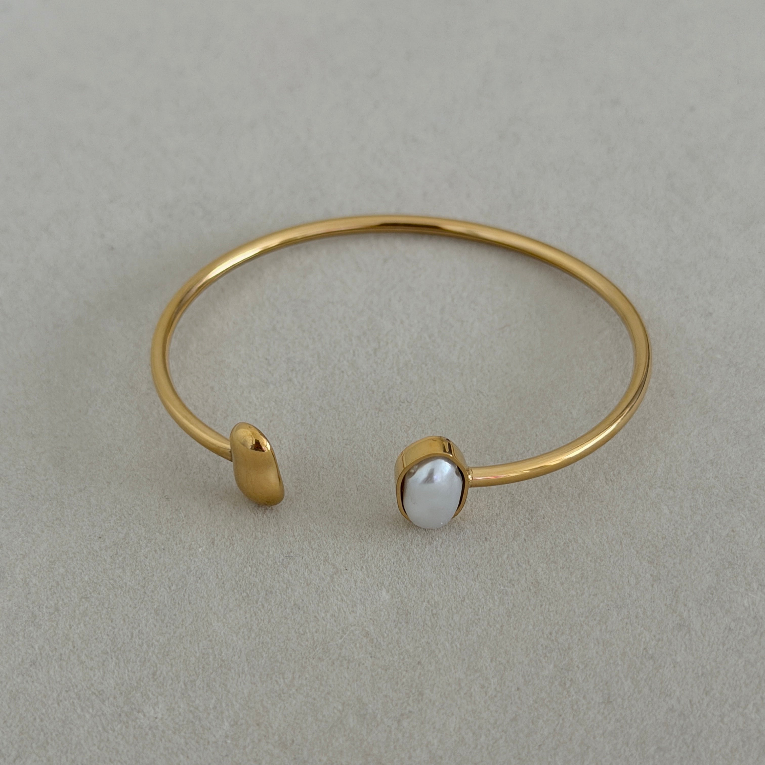 Golden Pearl Open Bangle