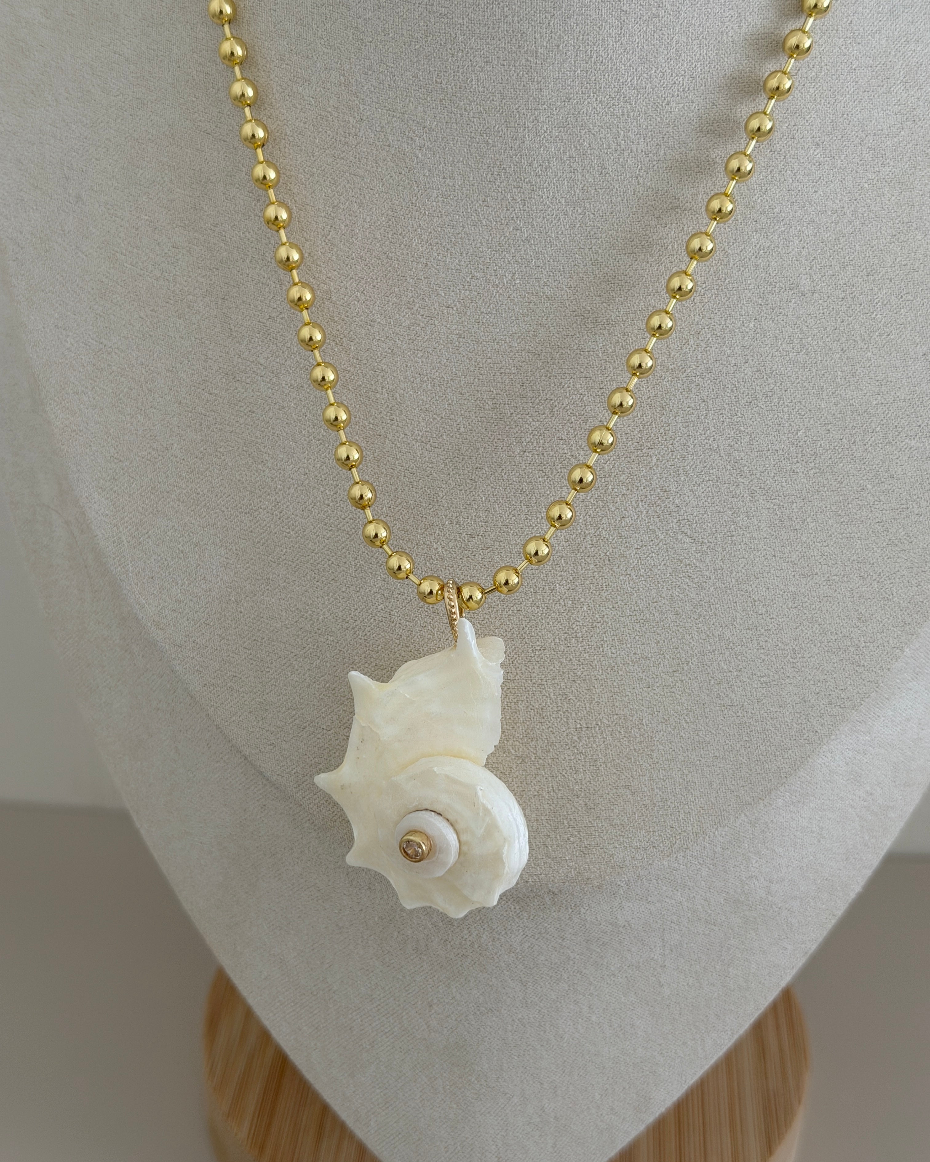 Seashell Pearl Necklace