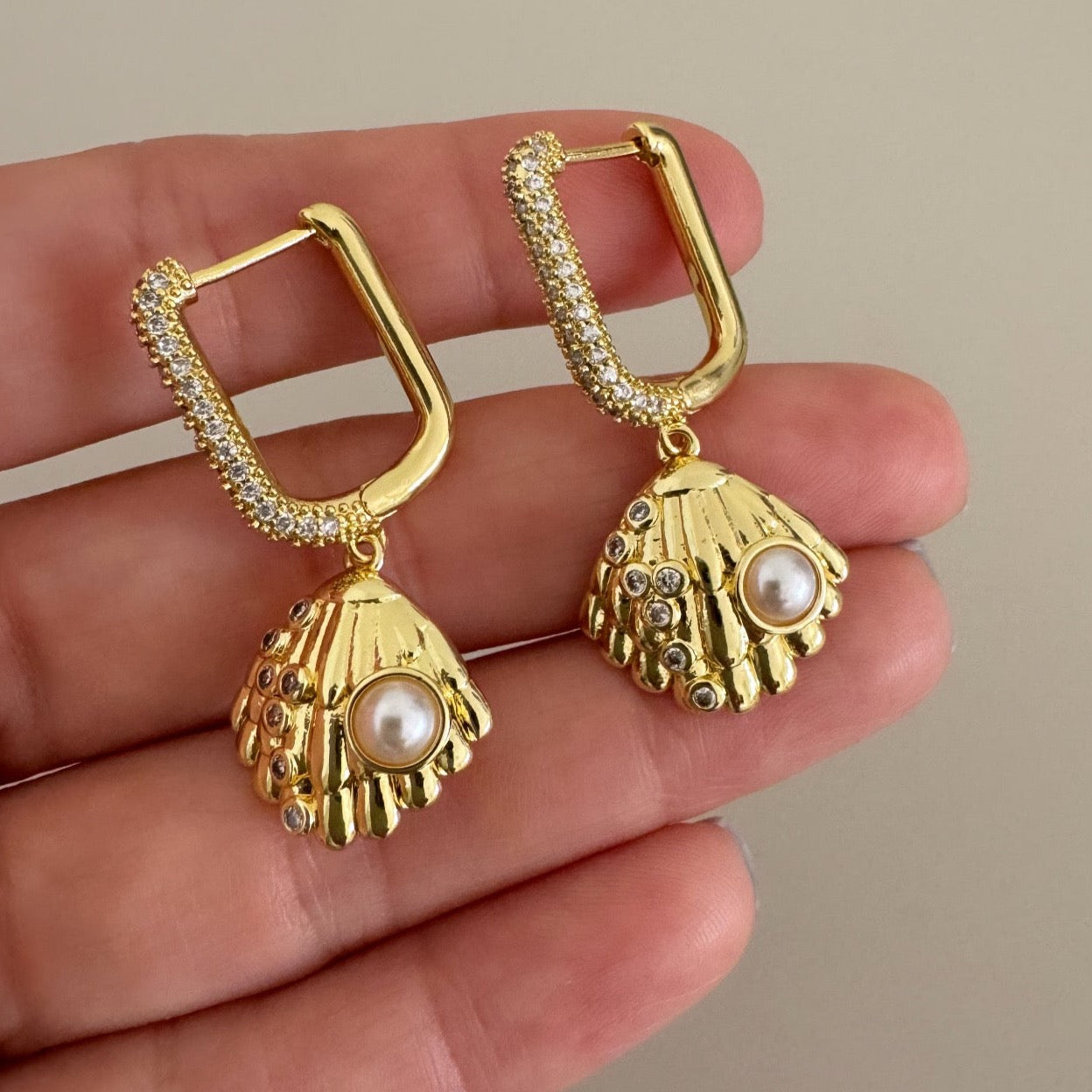 Gold Pearl Earring