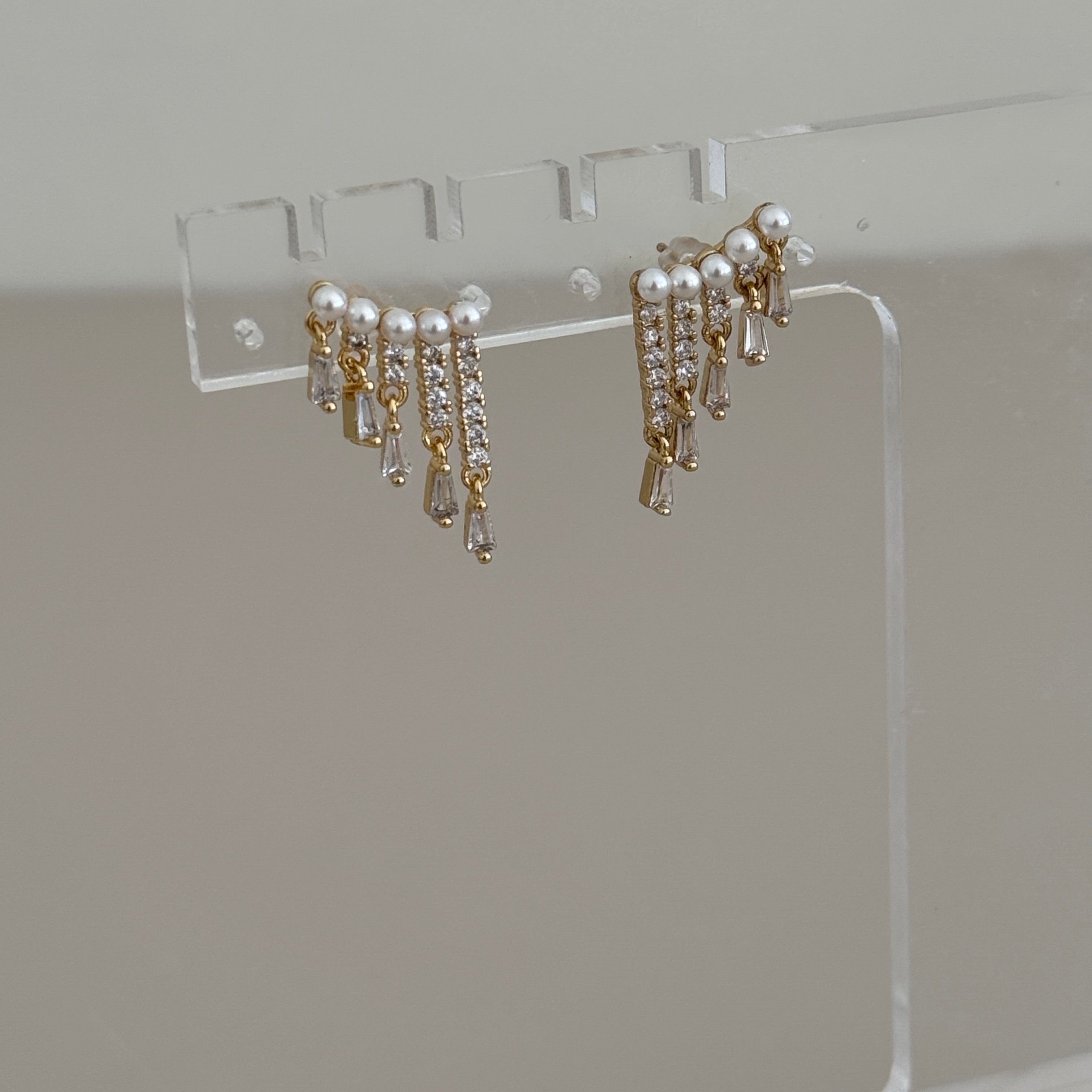 Zirconia and Pearls Earring