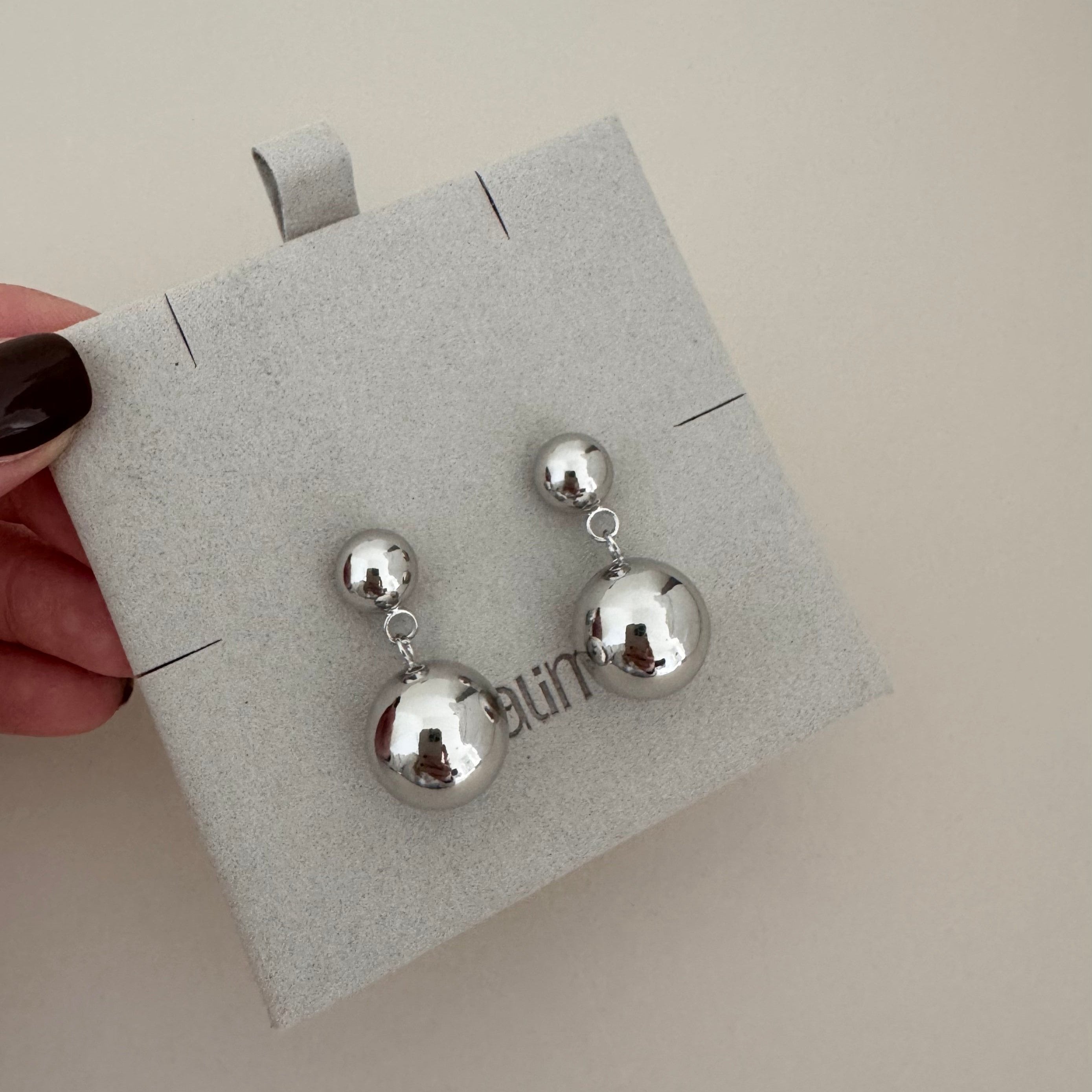 Droops Earring