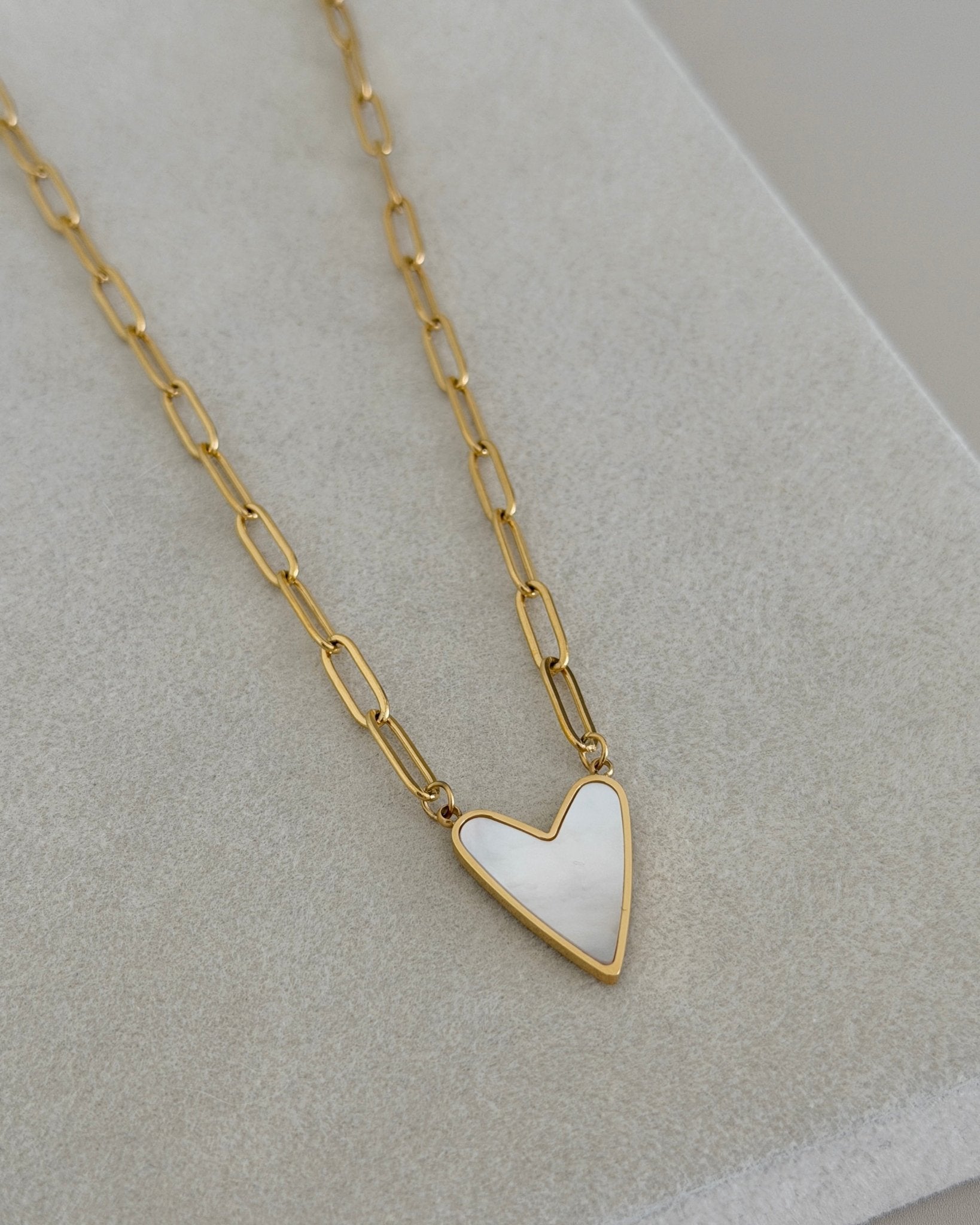 Amora Heart Necklace - Necklace | LimaLimón Store - 4