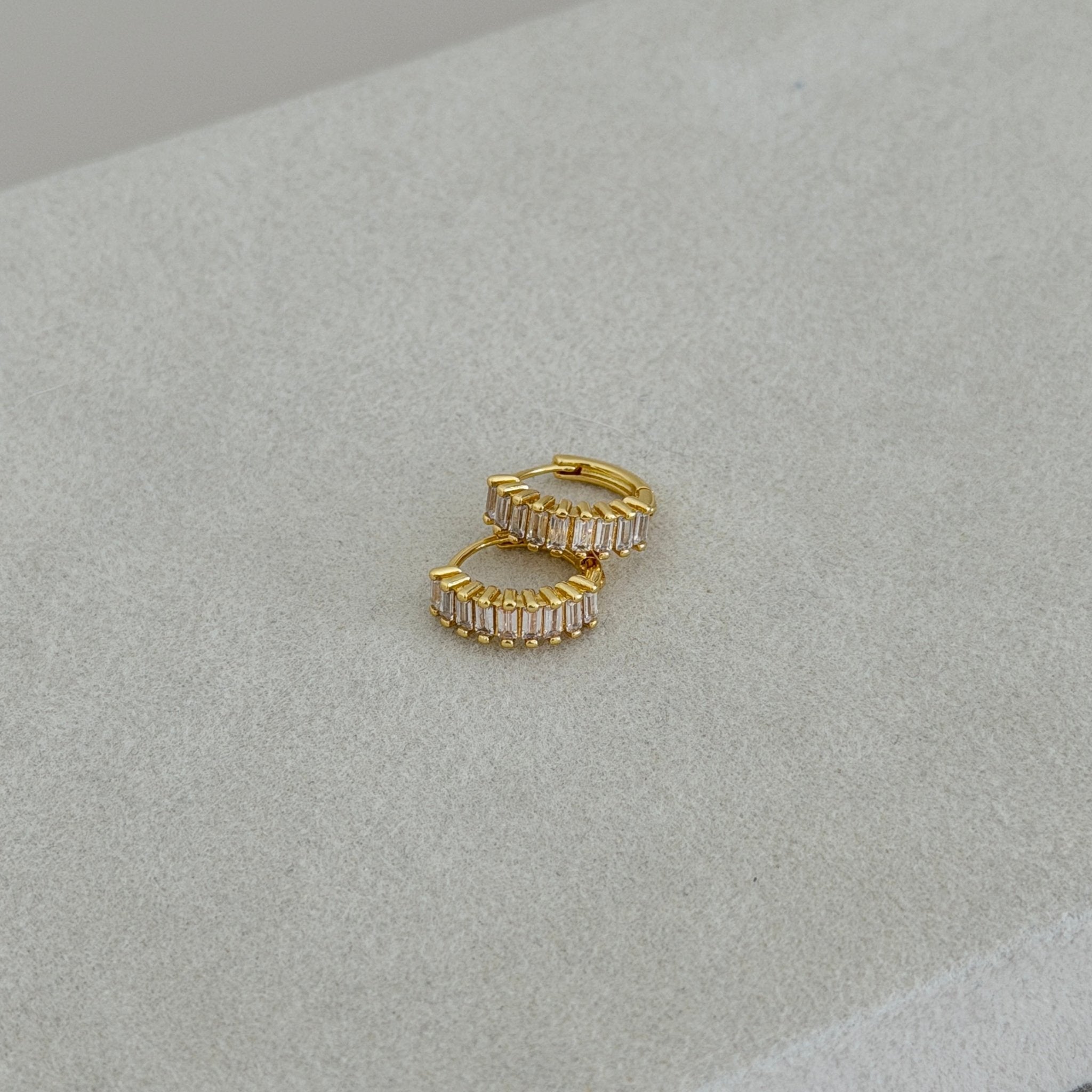 Baguette Crystal Hoop Earrings - Earring | LimaLimón Store - 3