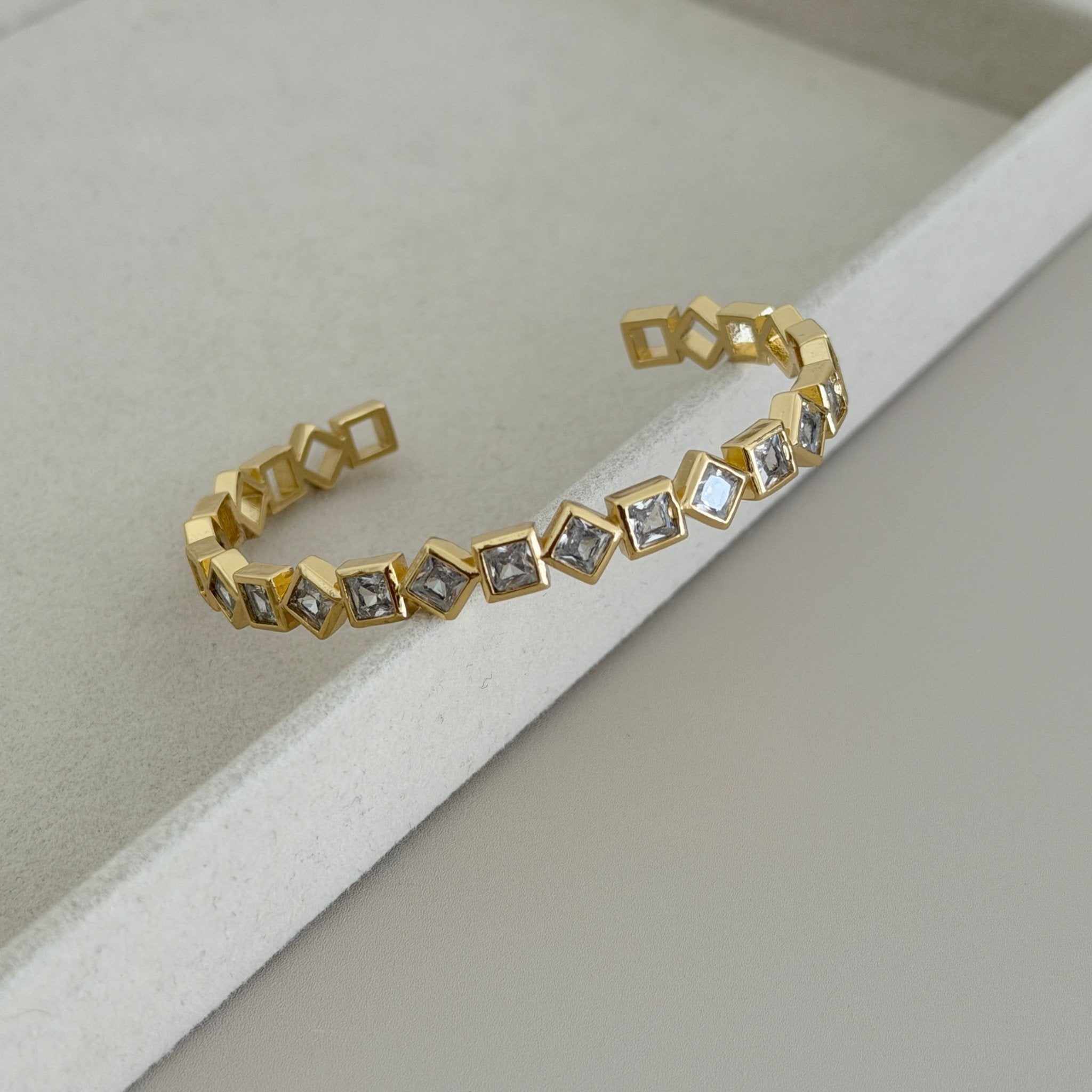 Bianca Square Crystal Cuff Bracelet - Bracelets | LimaLimón Store - 4