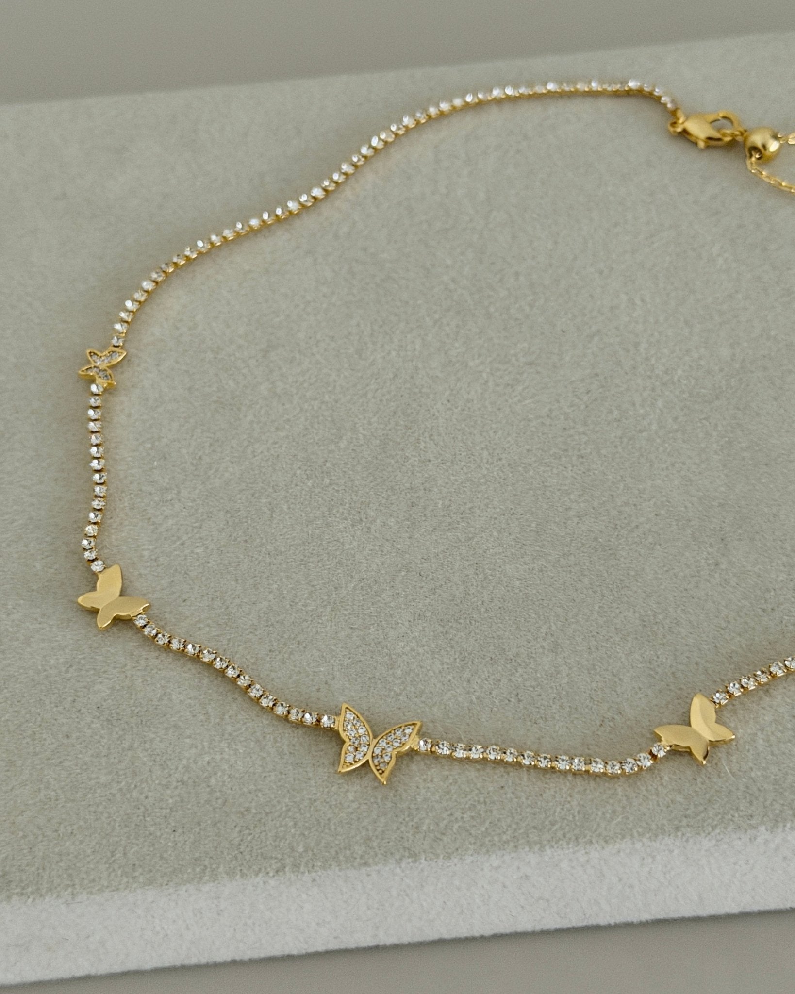 Butterfly Spark Tennis Necklace - Necklace | LimaLimón Store - 3