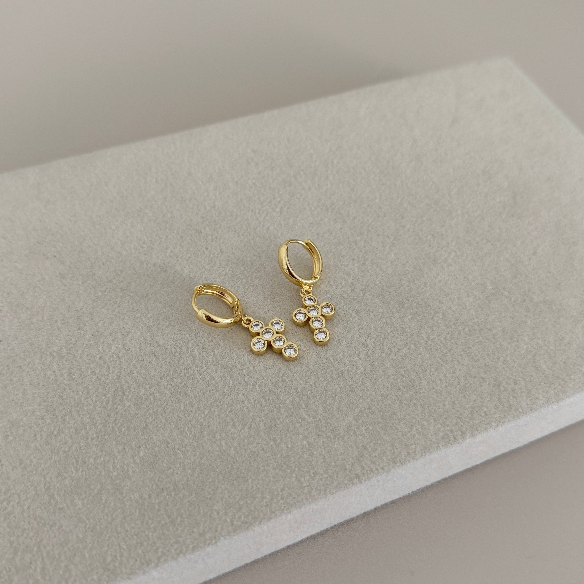 Celeste Cross Huggie Earrings - Earring | LimaLimón Store - 5