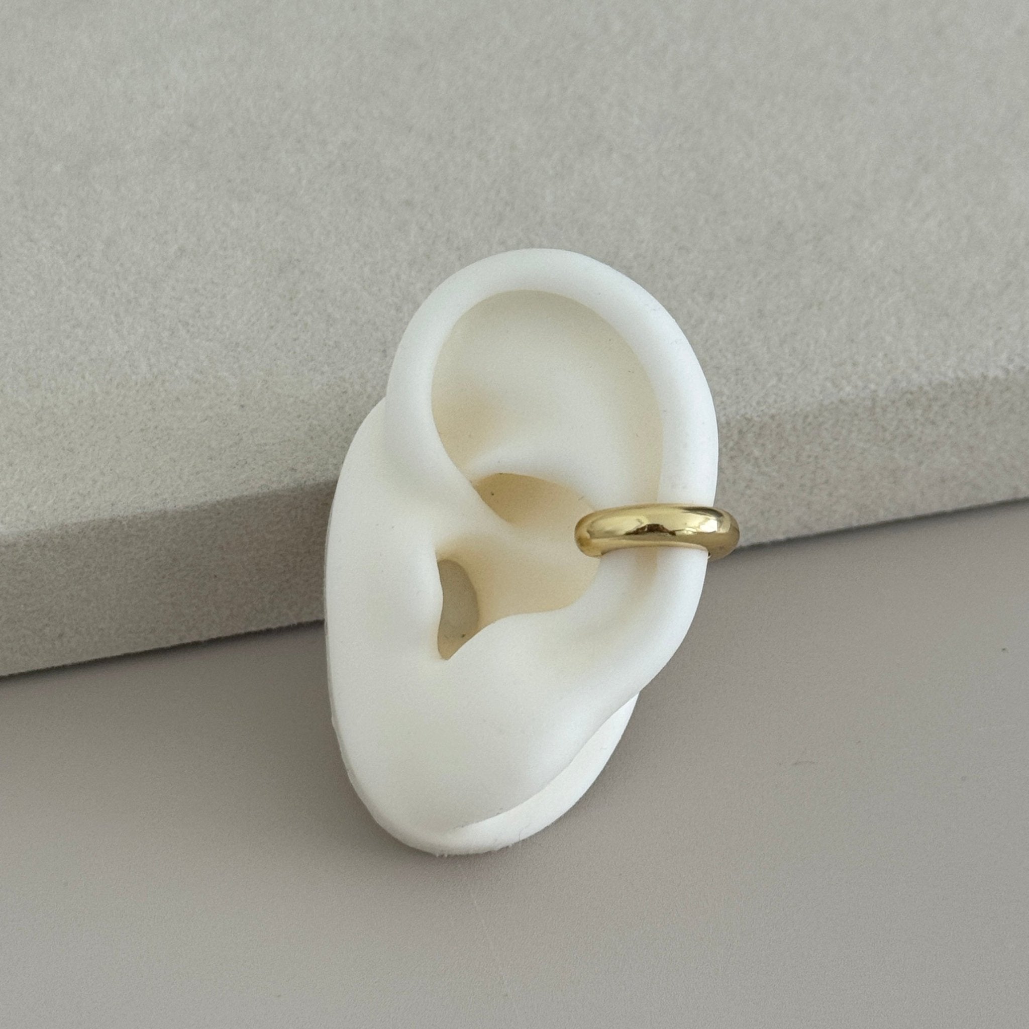Classic Bold Ear Cuff (Single Piece) - Earring | LimaLimón Store - 3