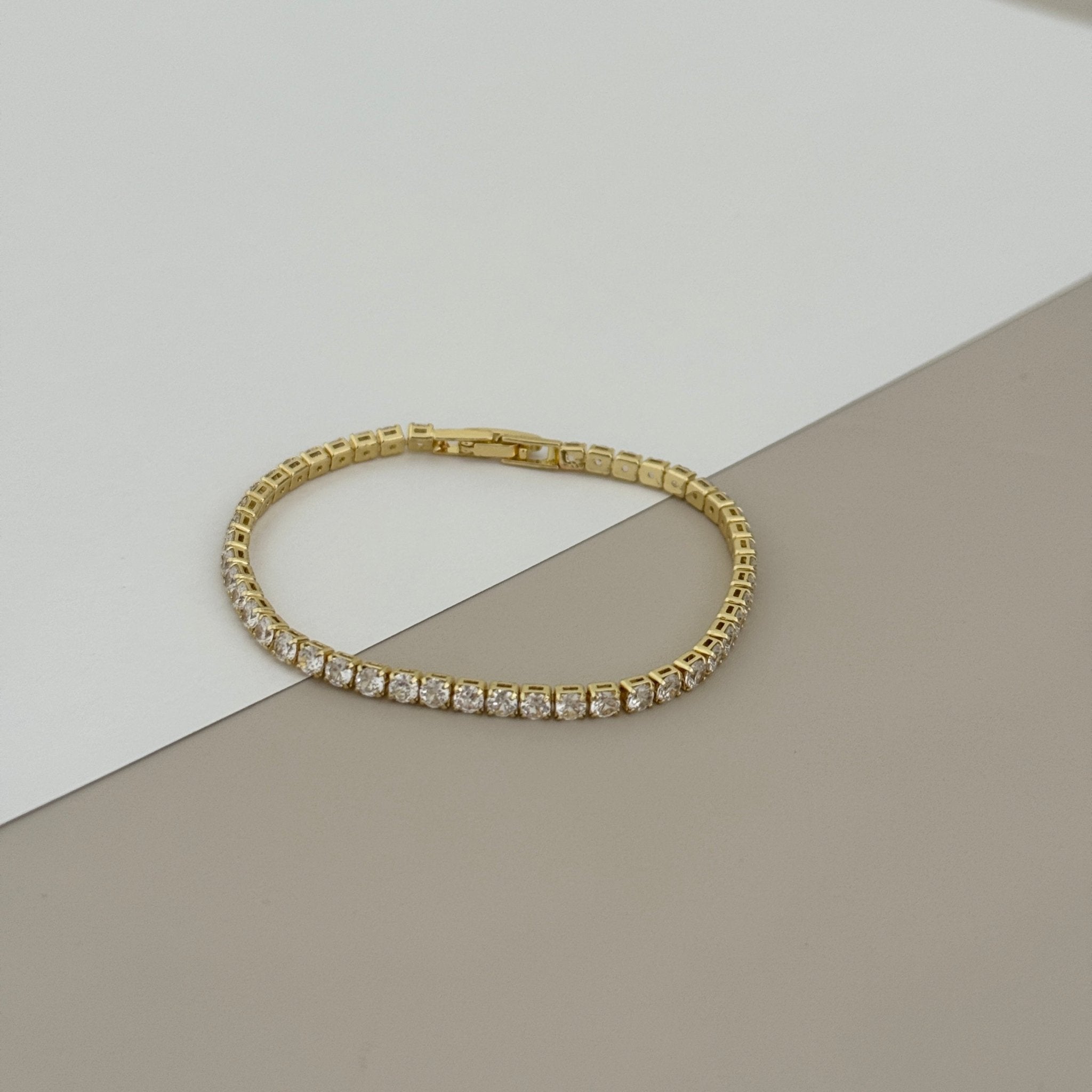 Classic Gold Tennis Bracelet - Bracelet | LimaLimón Store - 1
