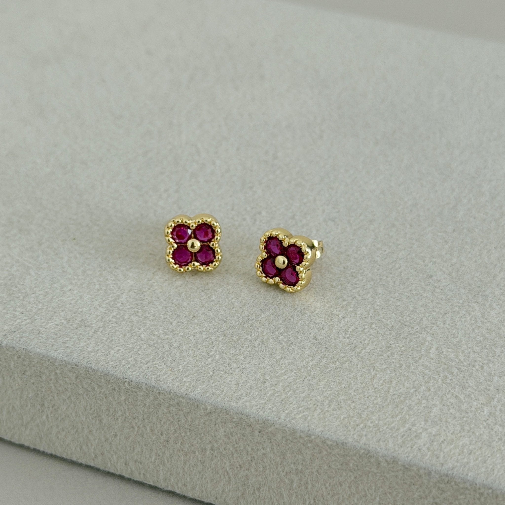Clover Bloom Gold Stud Earrings - Earring | LimaLimón Store - 3