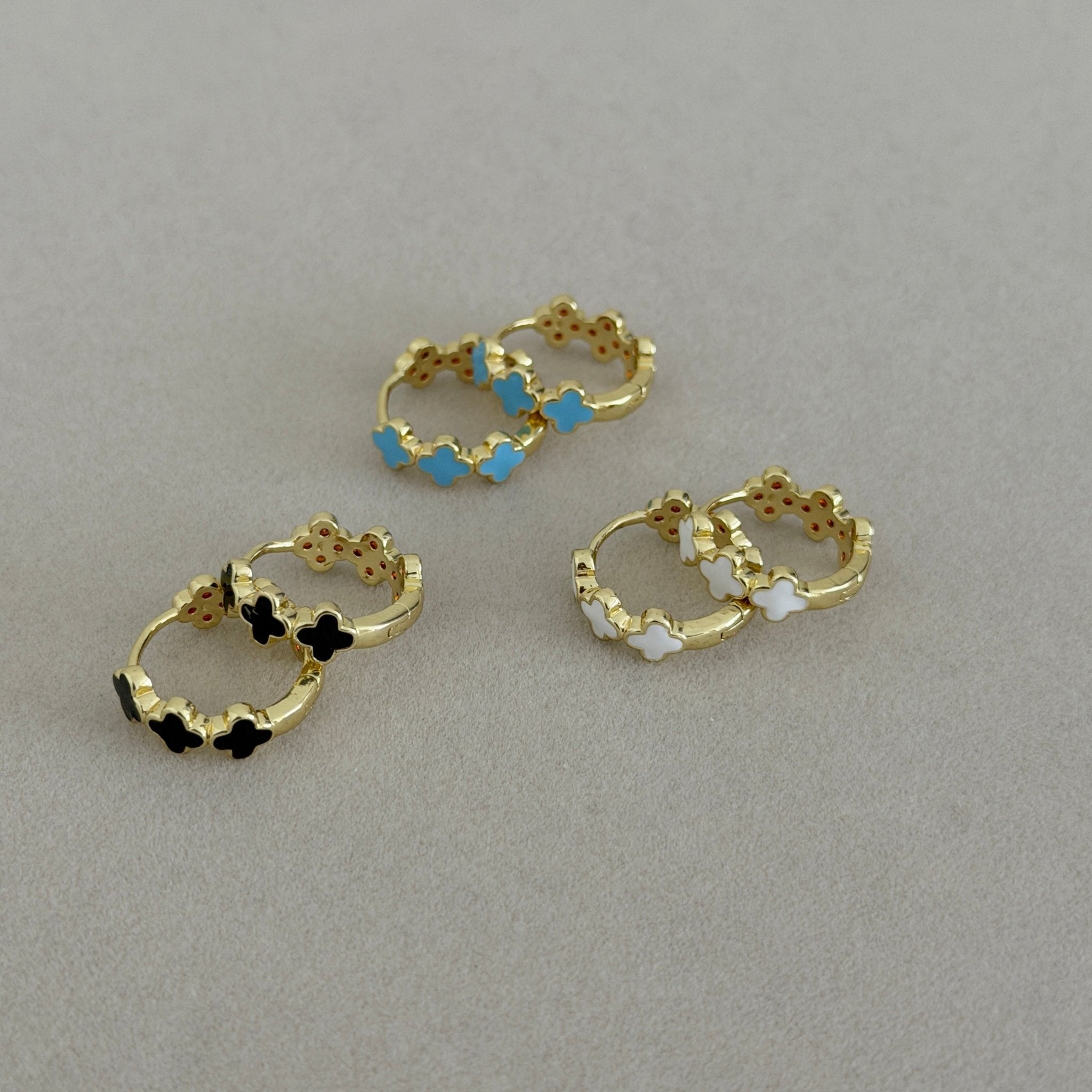 Clover Enamel Huggie Earrings - Earring | LimaLimón Store - 1
