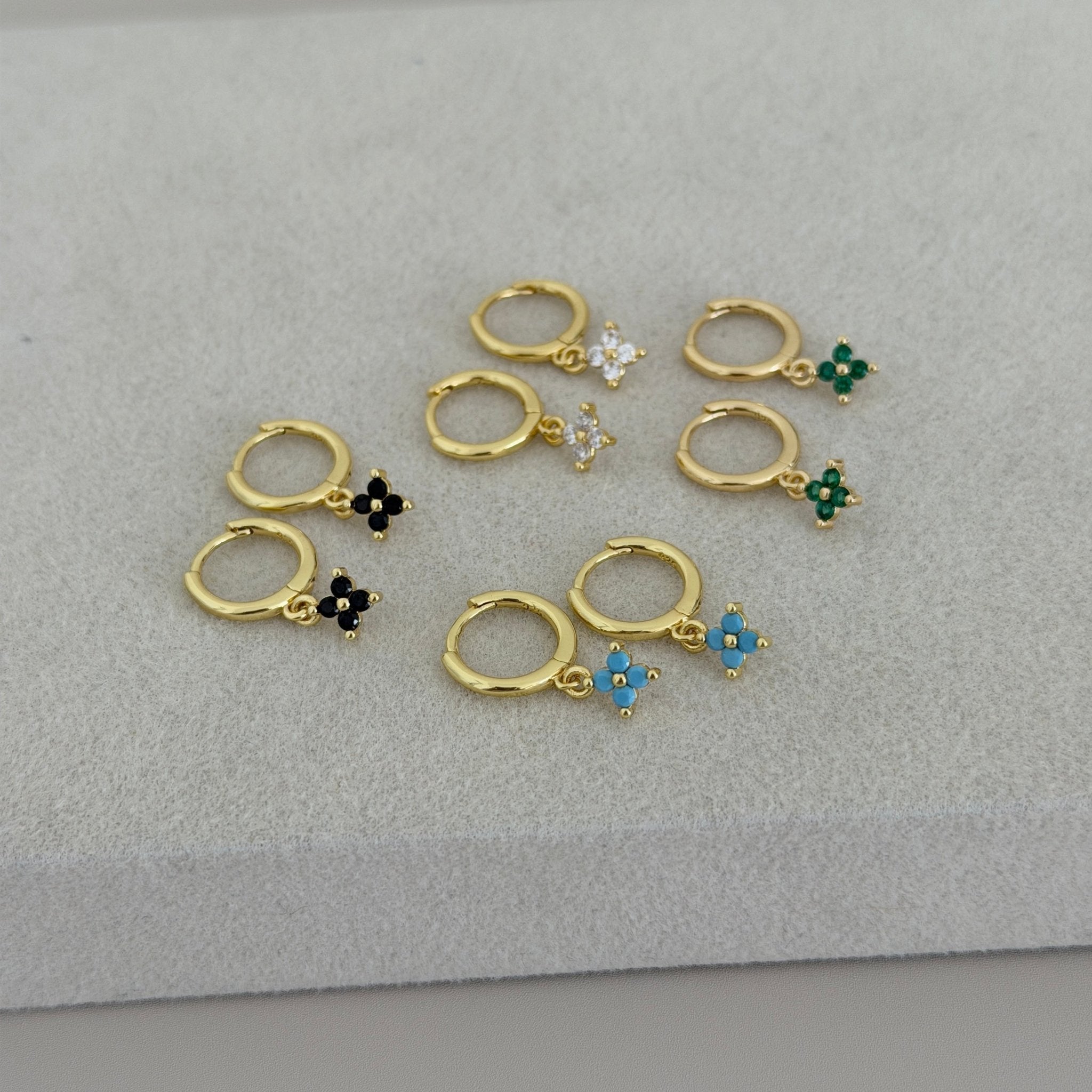 Clover Mini Hoop Earrings - Earring | LimaLimón Store - 1