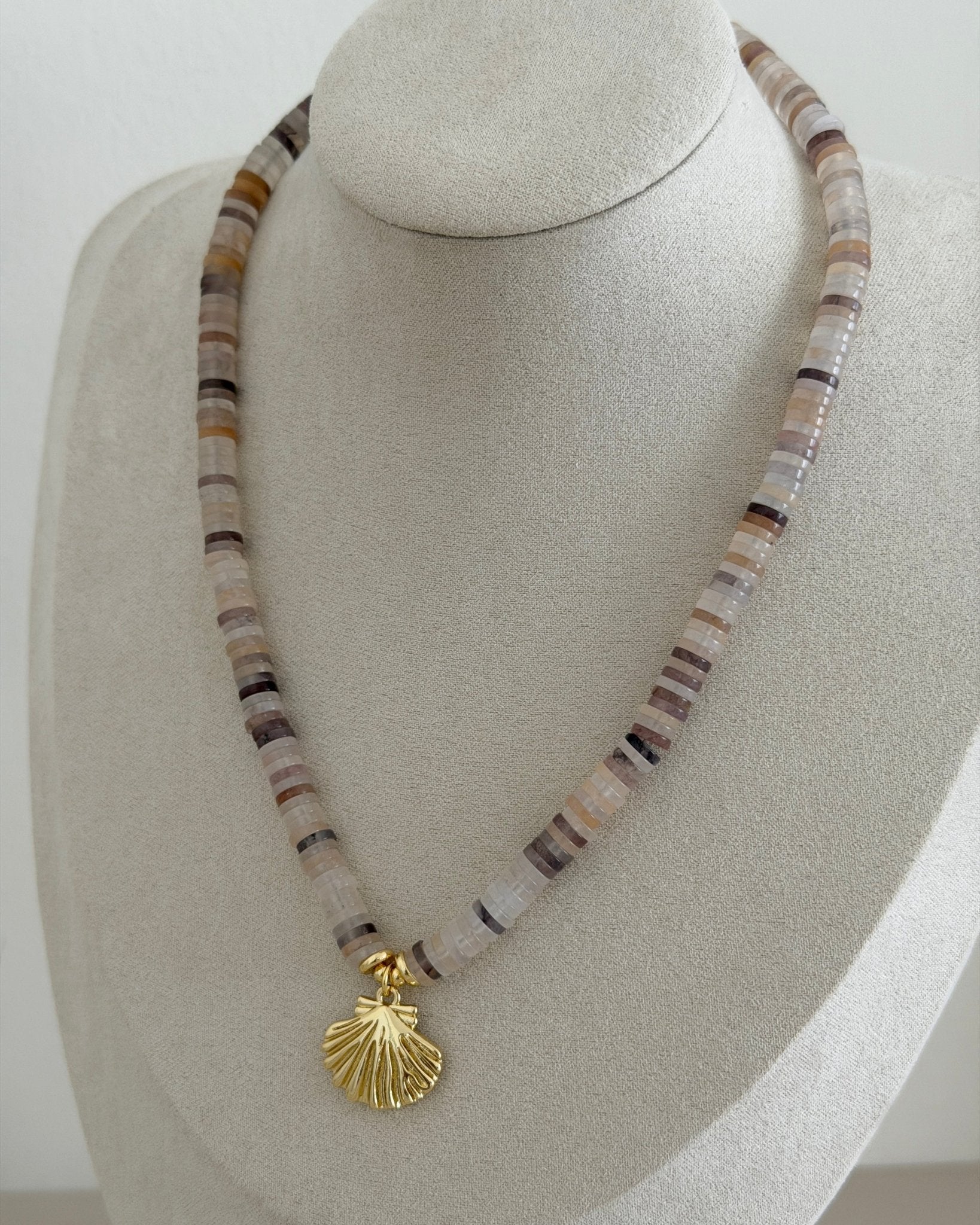Coastal Charm Beaded Choker - Necklaces | LimaLimón Store - 6