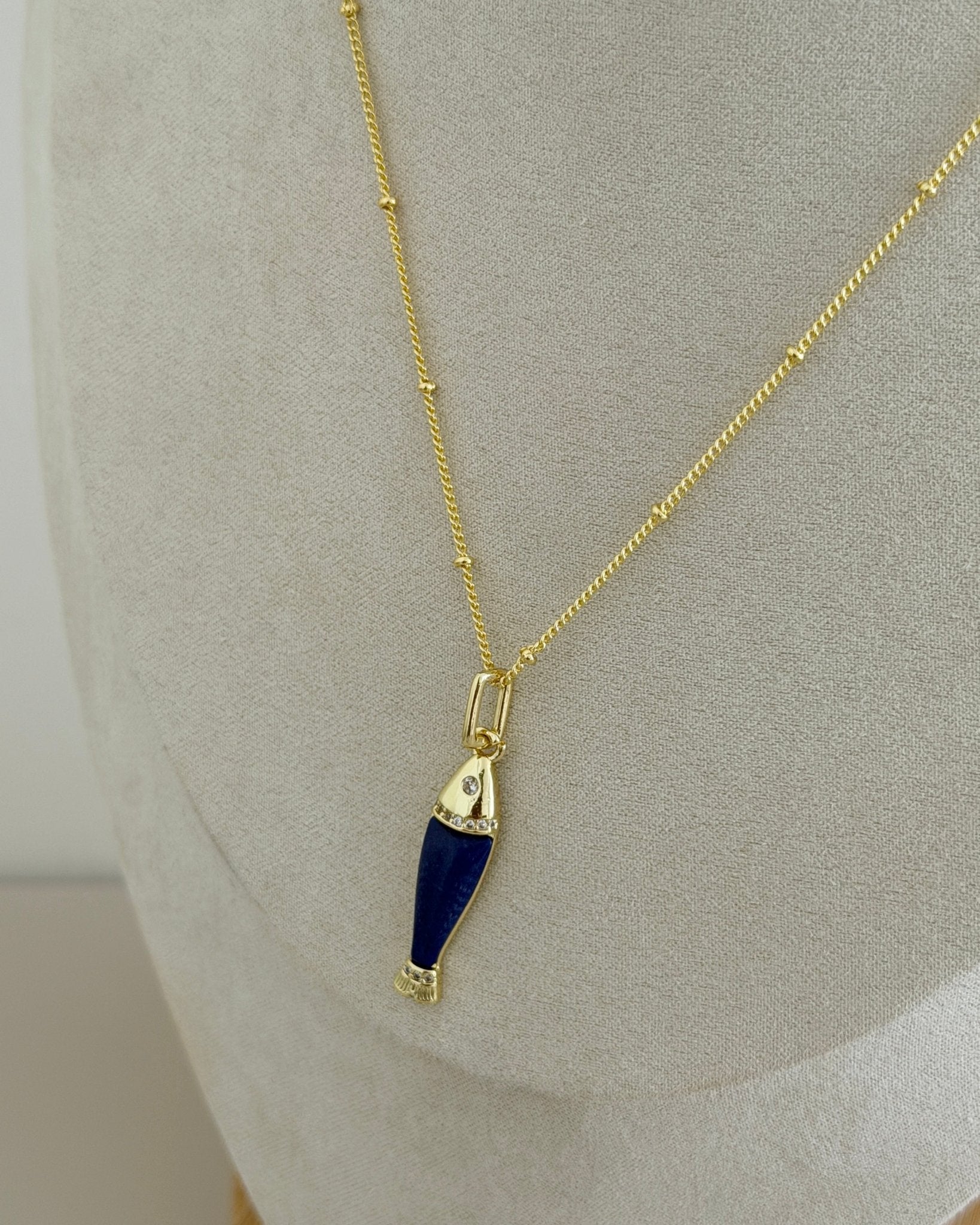 Coastal Fish Pendant Necklace - Necklaces | LimaLimón Store - 6