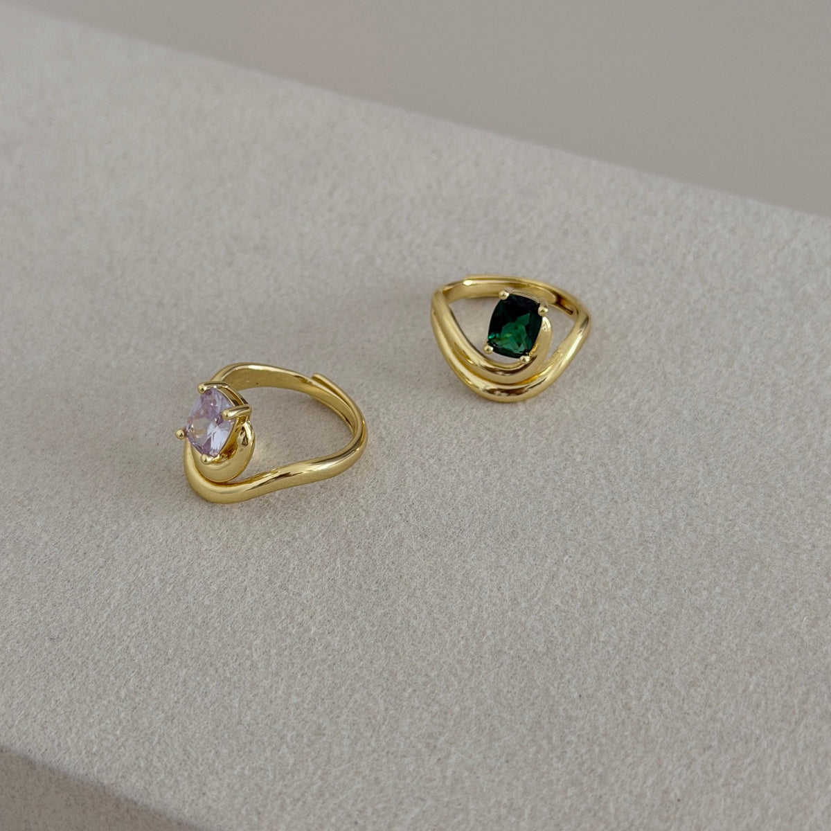 Color Gem Huggie Earrings - ring jewelry | LimaLimón Store - 4