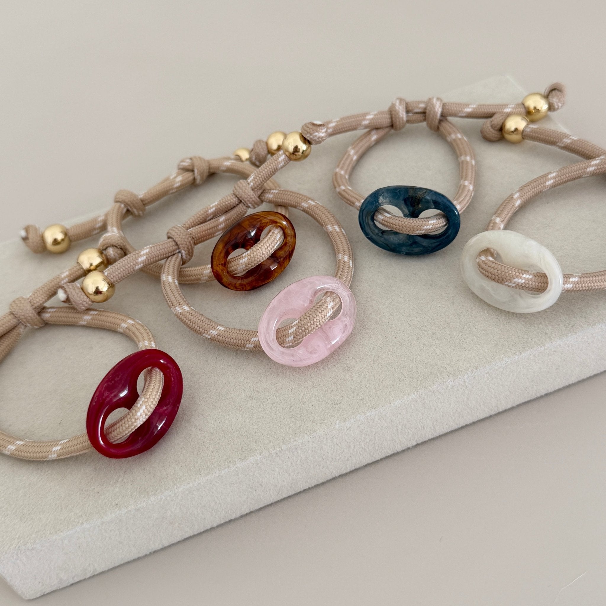 Color Loop Adjustable Bracelet - Bracelet | LimaLimón Store - 1