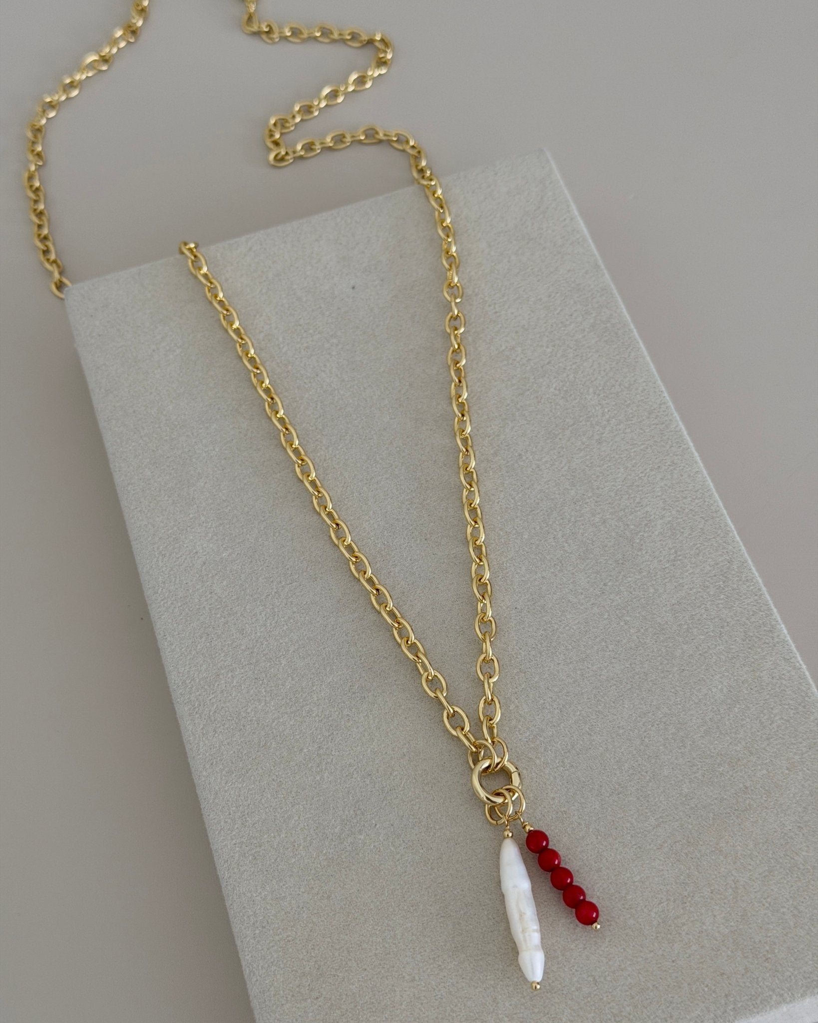 Coral Drop Pendant Necklace - Necklace | LimaLimón Store - 1