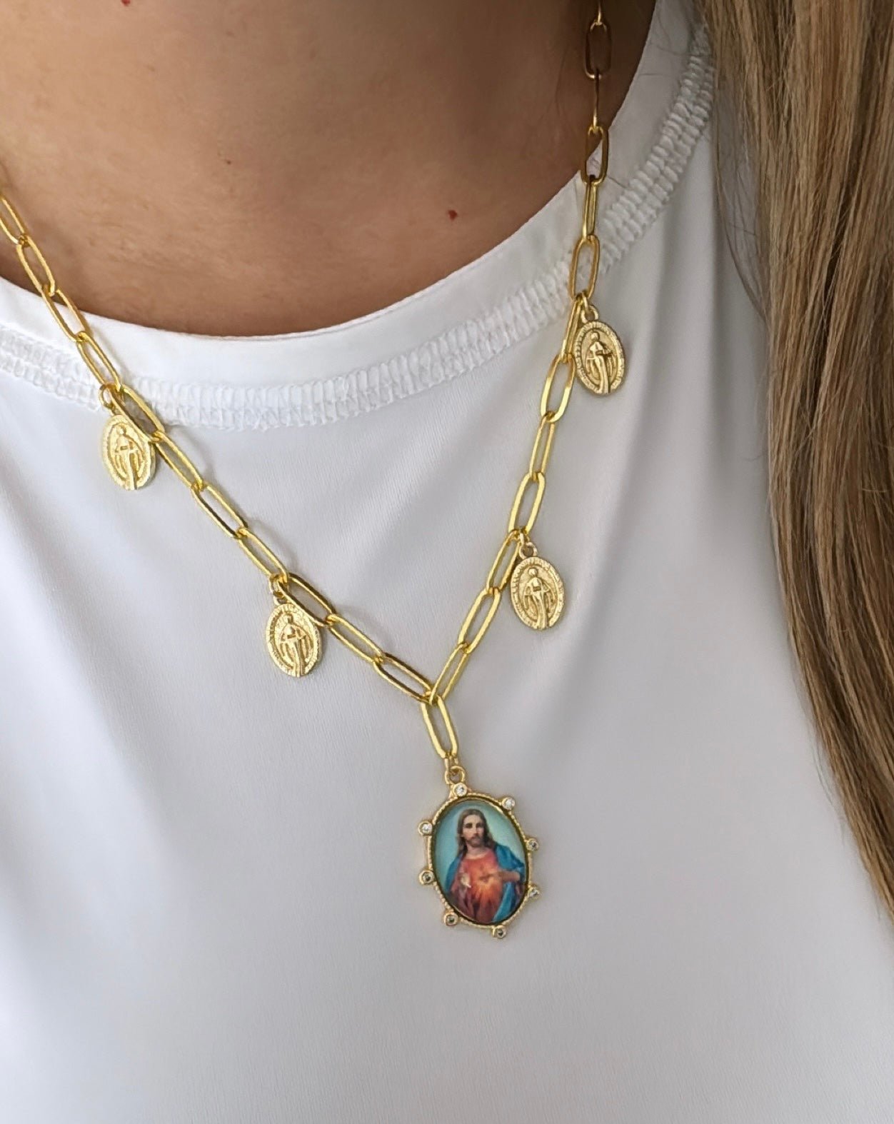 Corazon de Jesus Necklace - LimaLimón Store