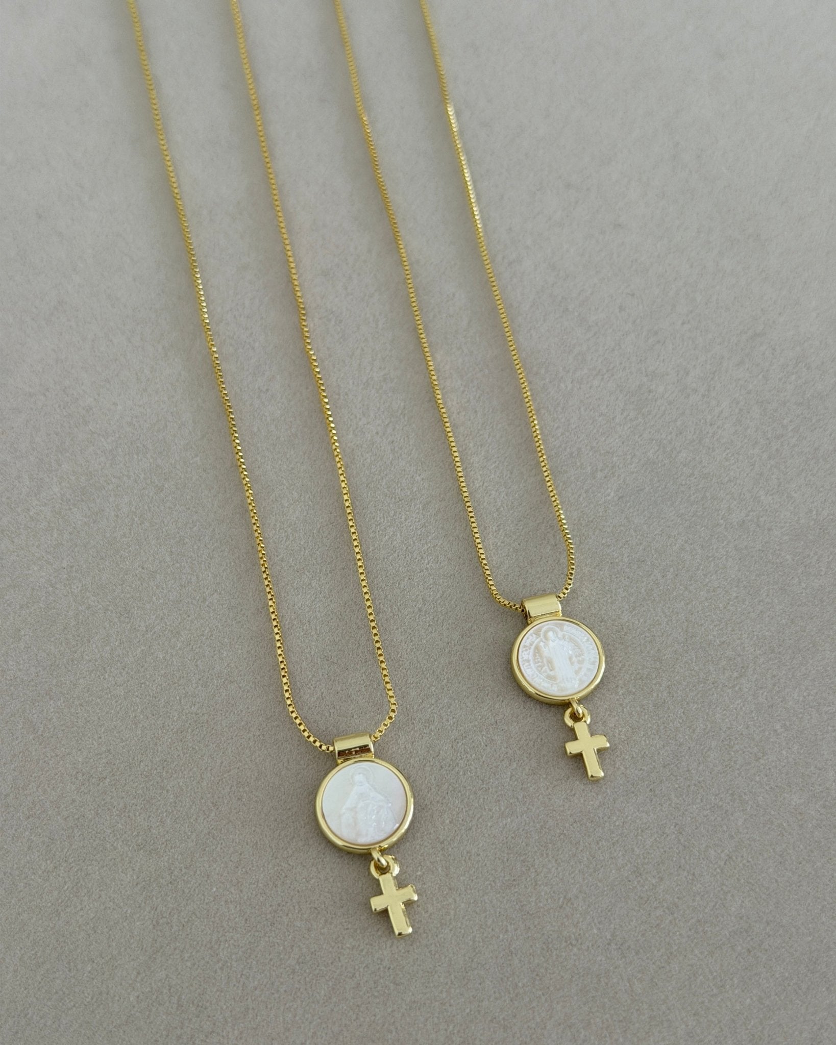 Cross Medallion Necklace - Necklace | LimaLimón Store - 1