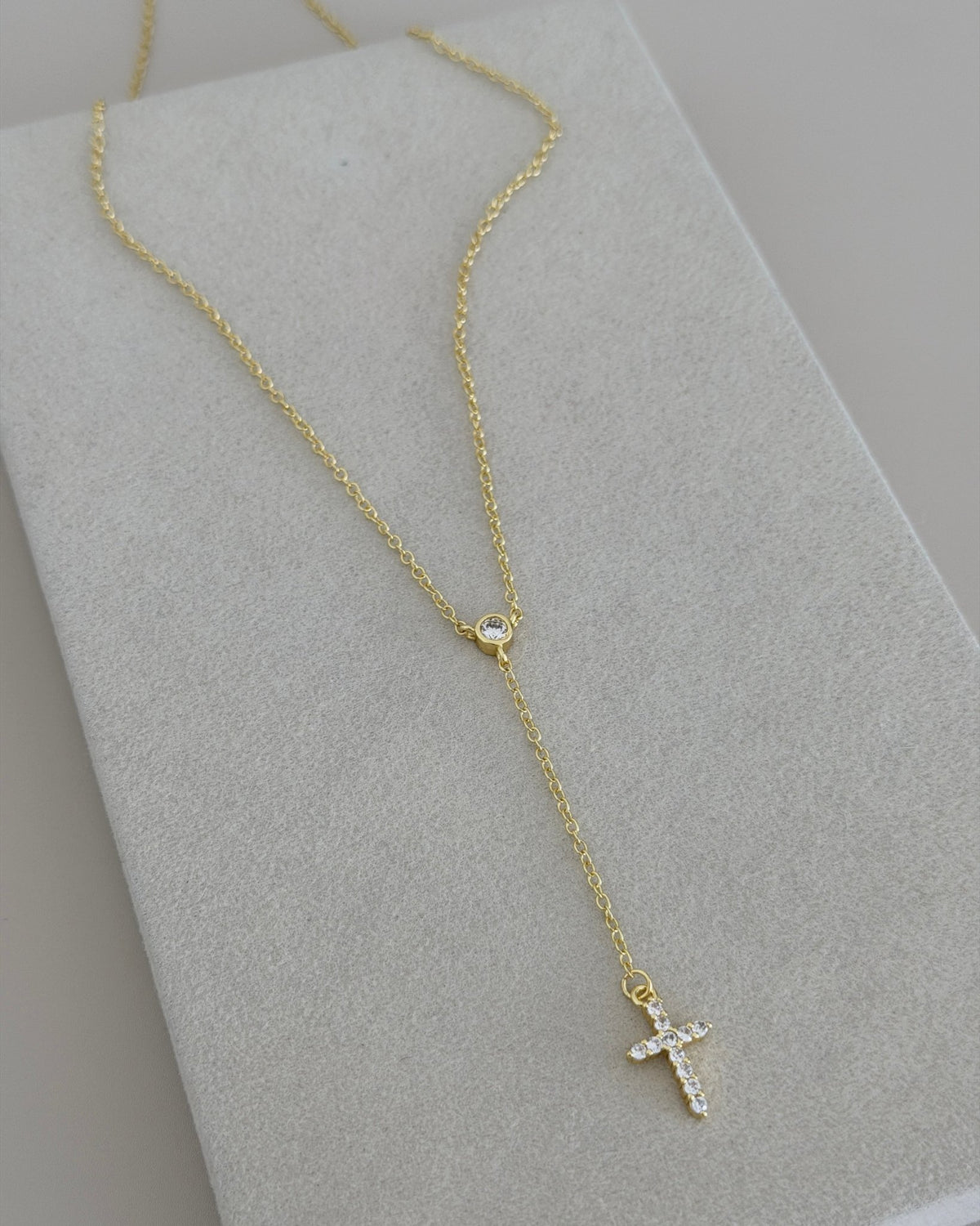 Crystal Cross Lariat Necklace - Necklaces | LimaLimón Store - 1