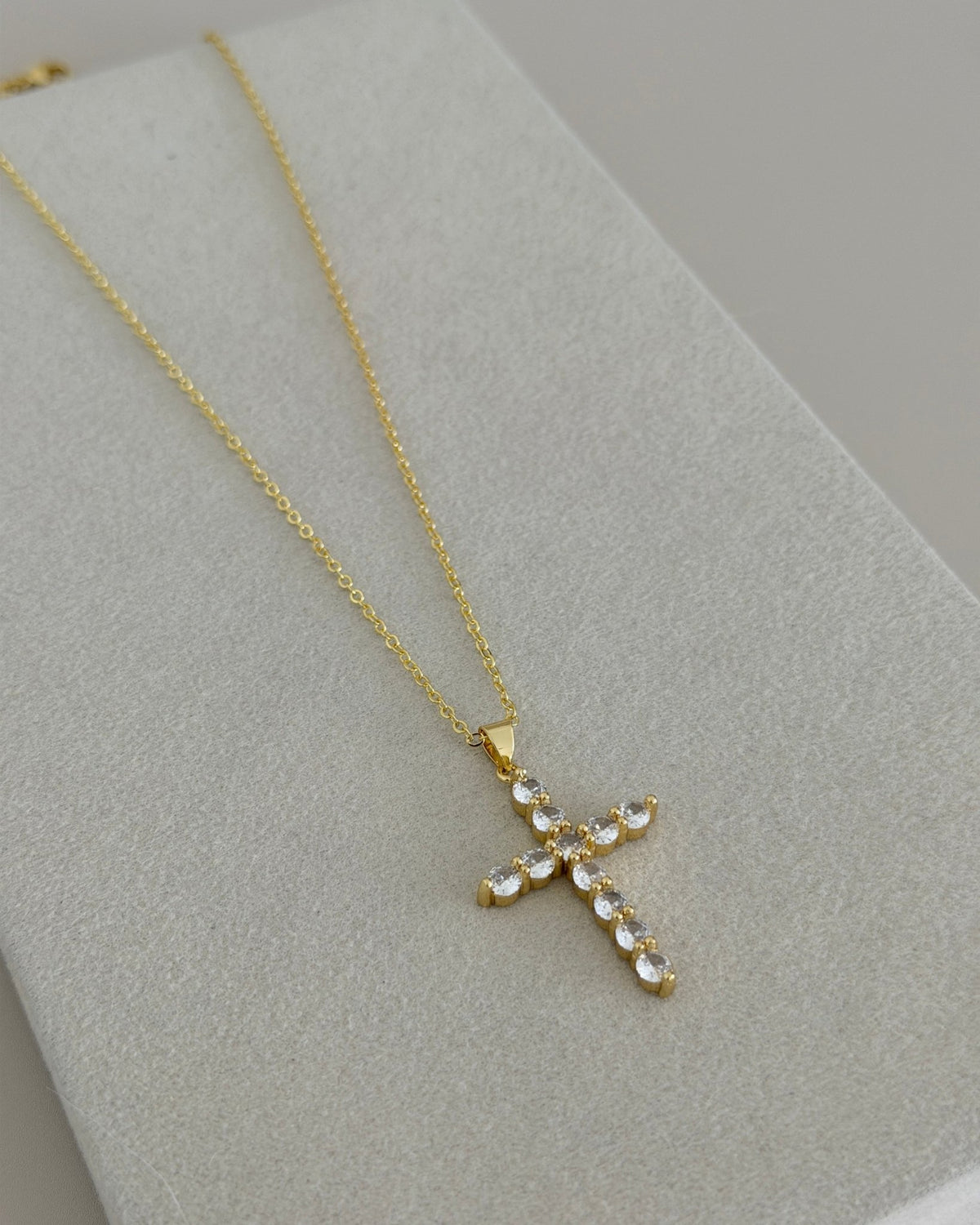 Crystal Cross Necklace - Necklaces | LimaLimón Store - 1