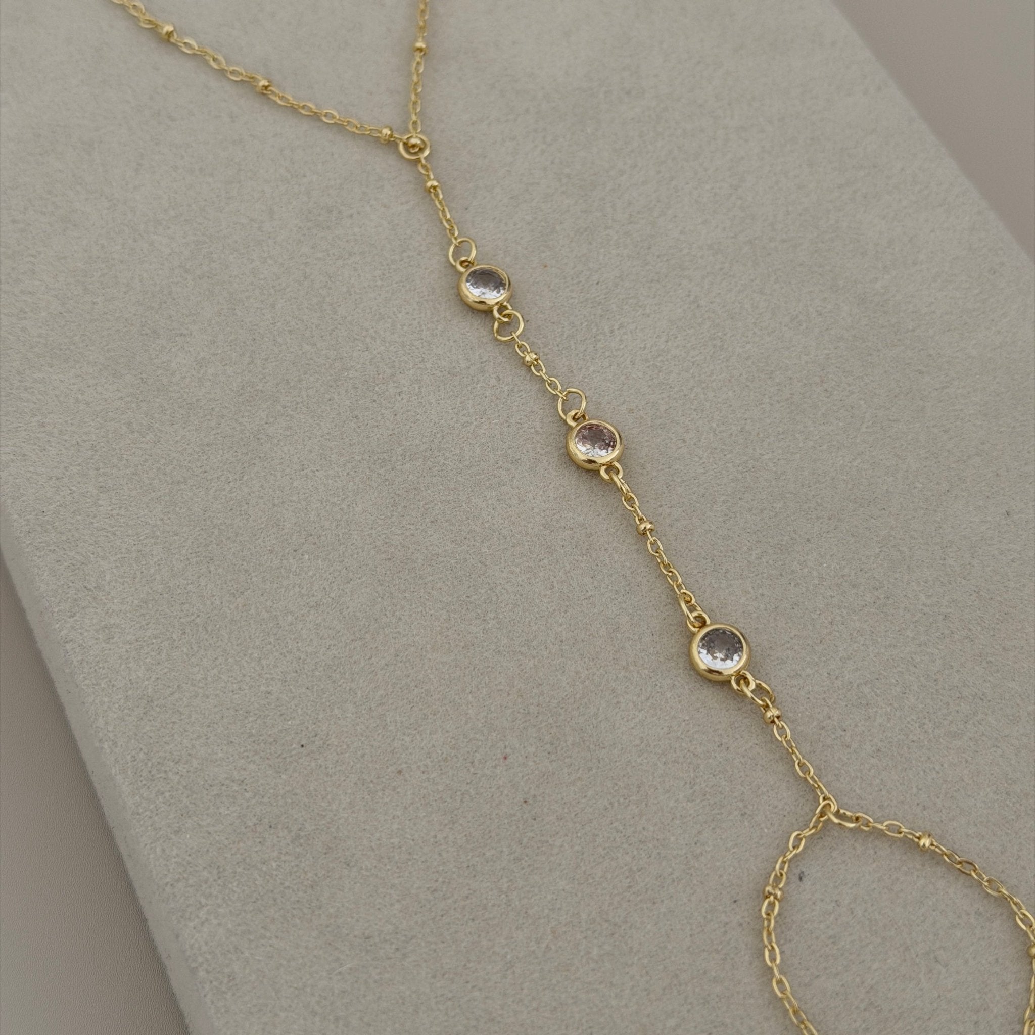Crystal Hand Chain Bracelet - Bracelets | LimaLimón Store - 2