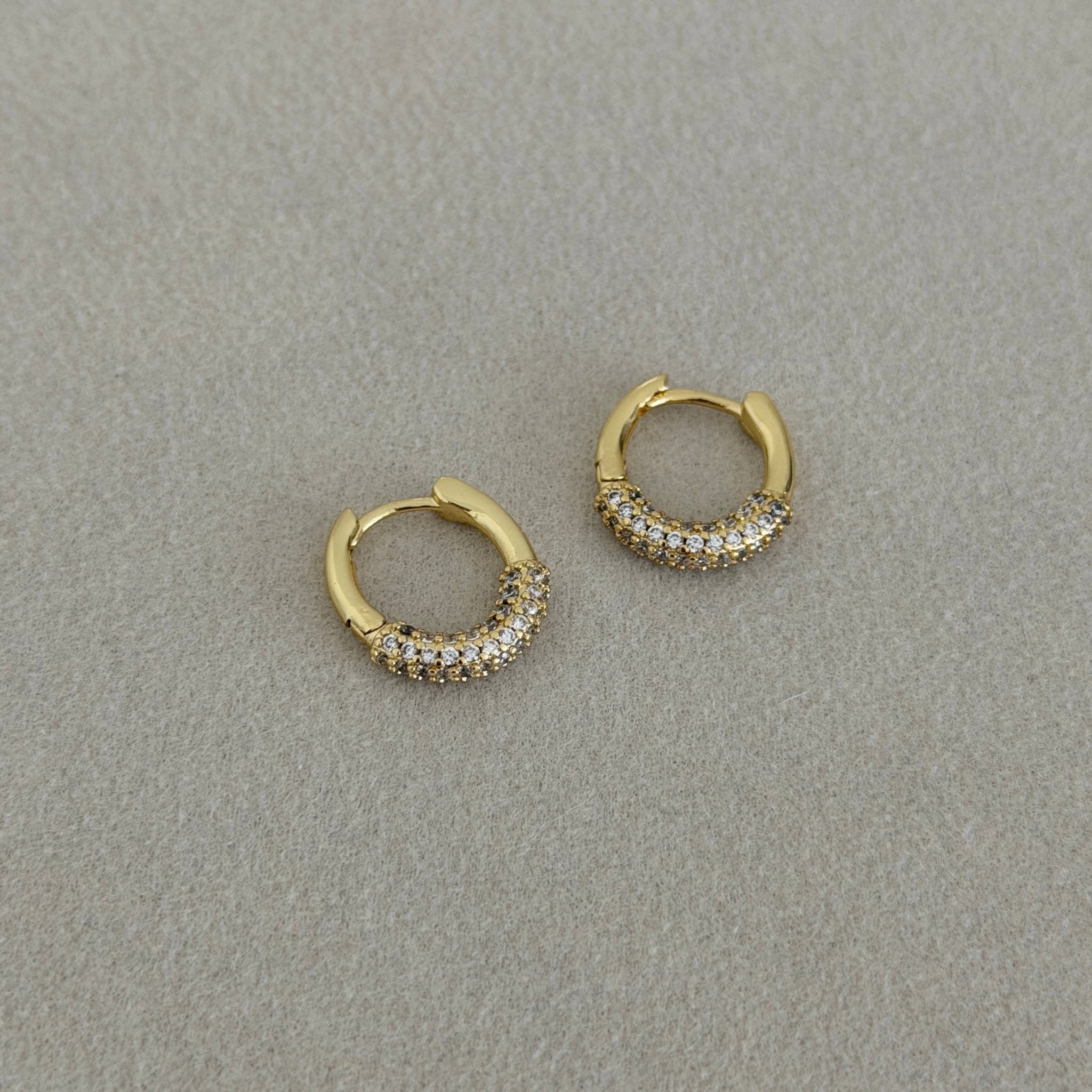 Crystal Mini Hoop Earrings - Earring | LimaLimón Store - 1