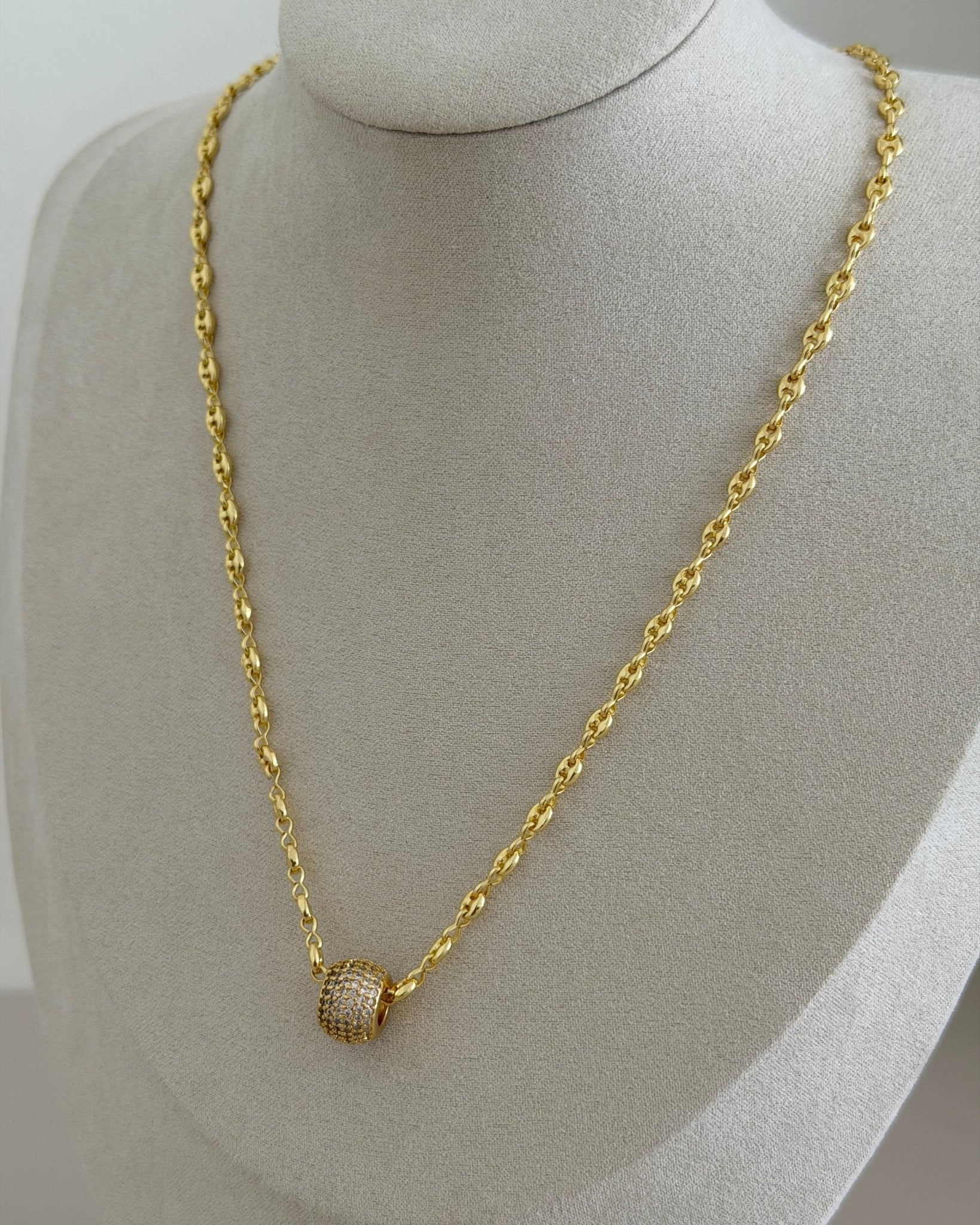 Crystal Sphere Chain Necklace - Necklaces | LimaLimón Store - 2
