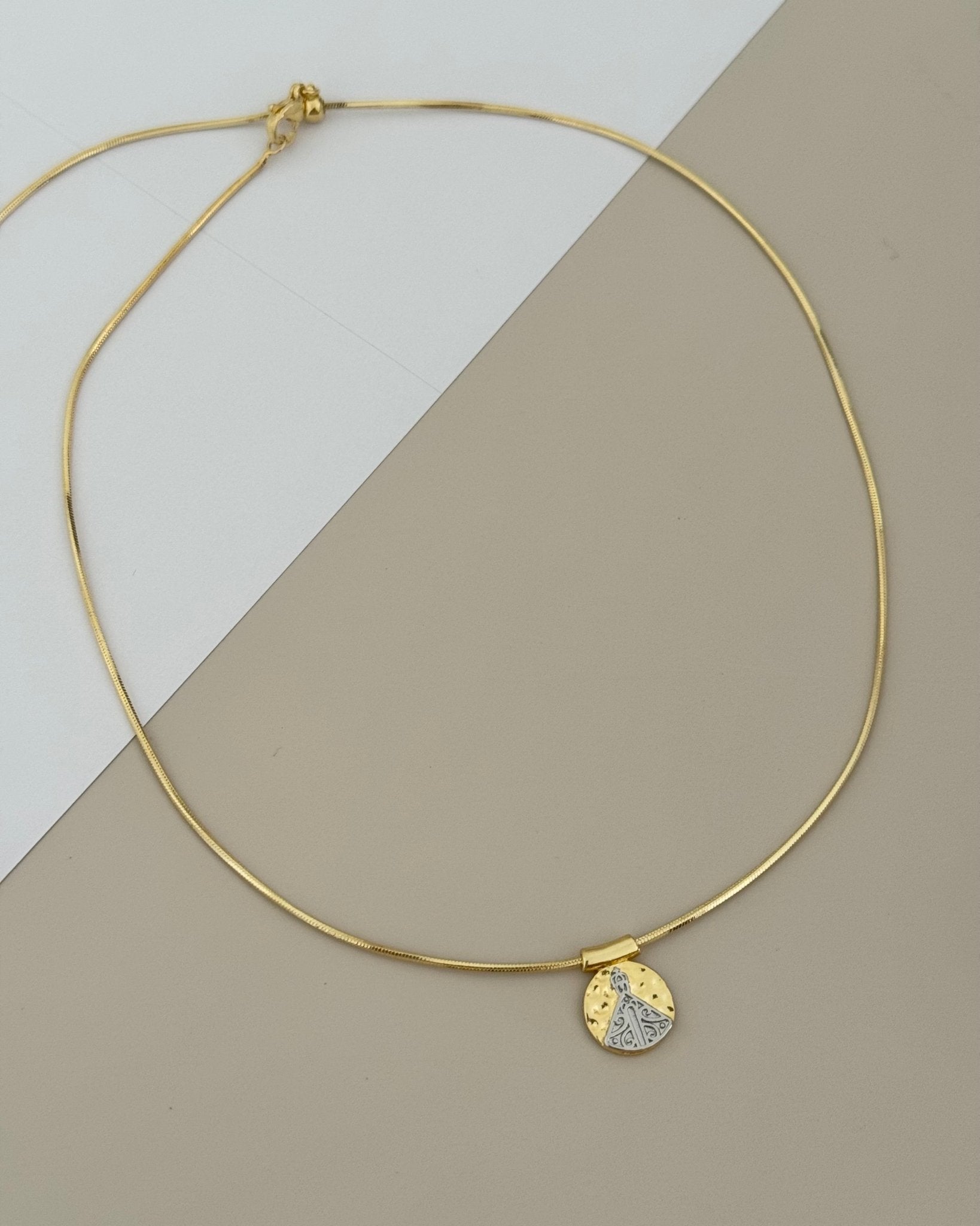 Del Valle Virgin Necklace - Necklace | LimaLimón Store - 3