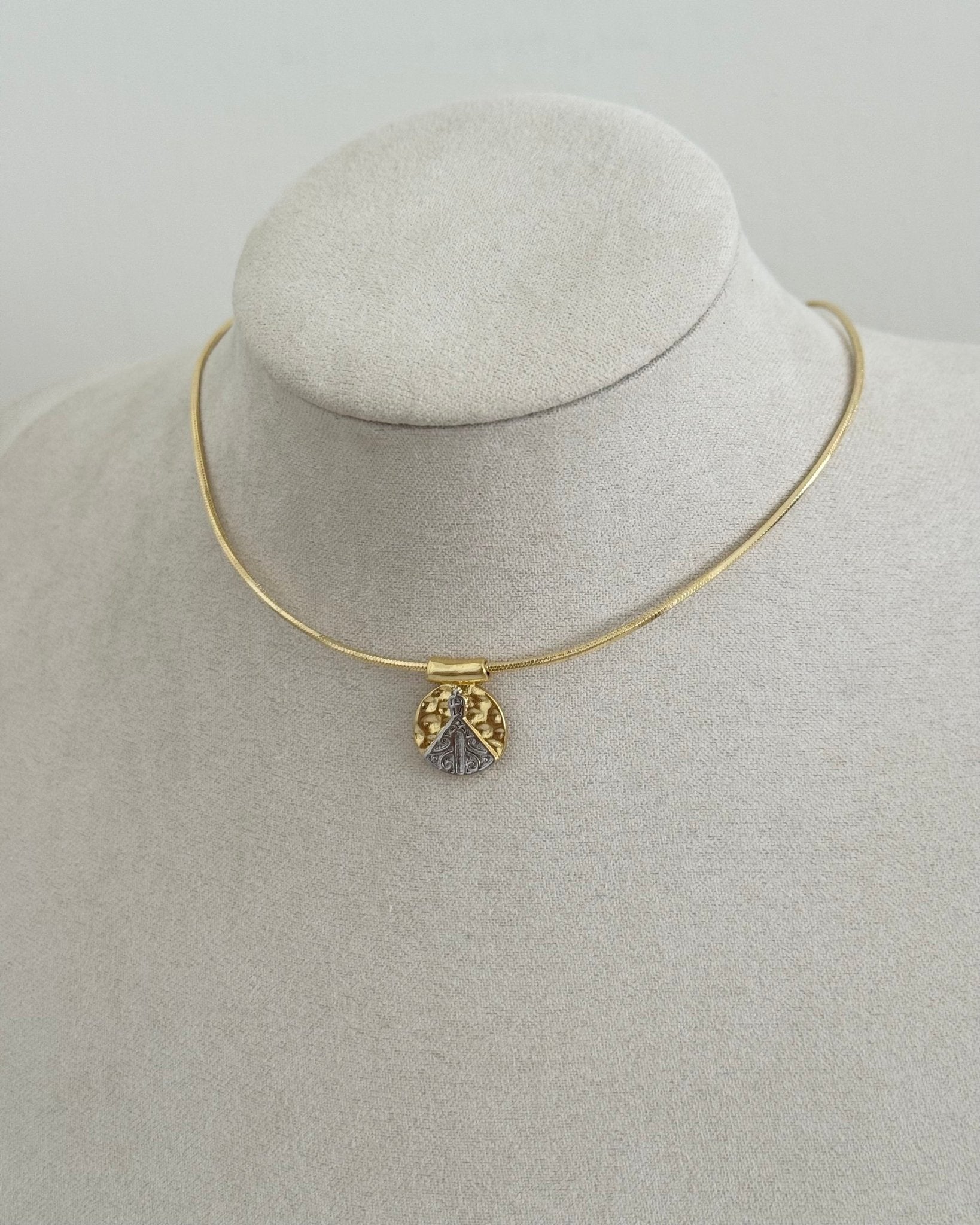 Del Valle Virgin Necklace - Necklace | LimaLimón Store - 7