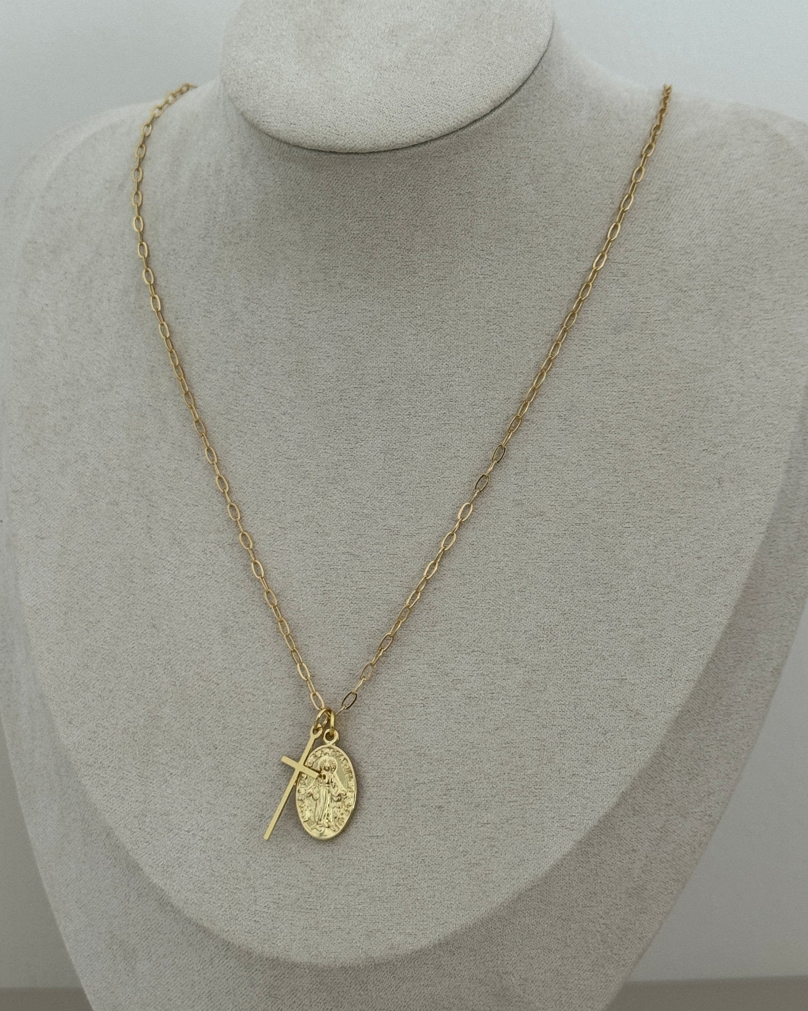 Divine Grace Necklace - Necklaces | LimaLimón Store - 2