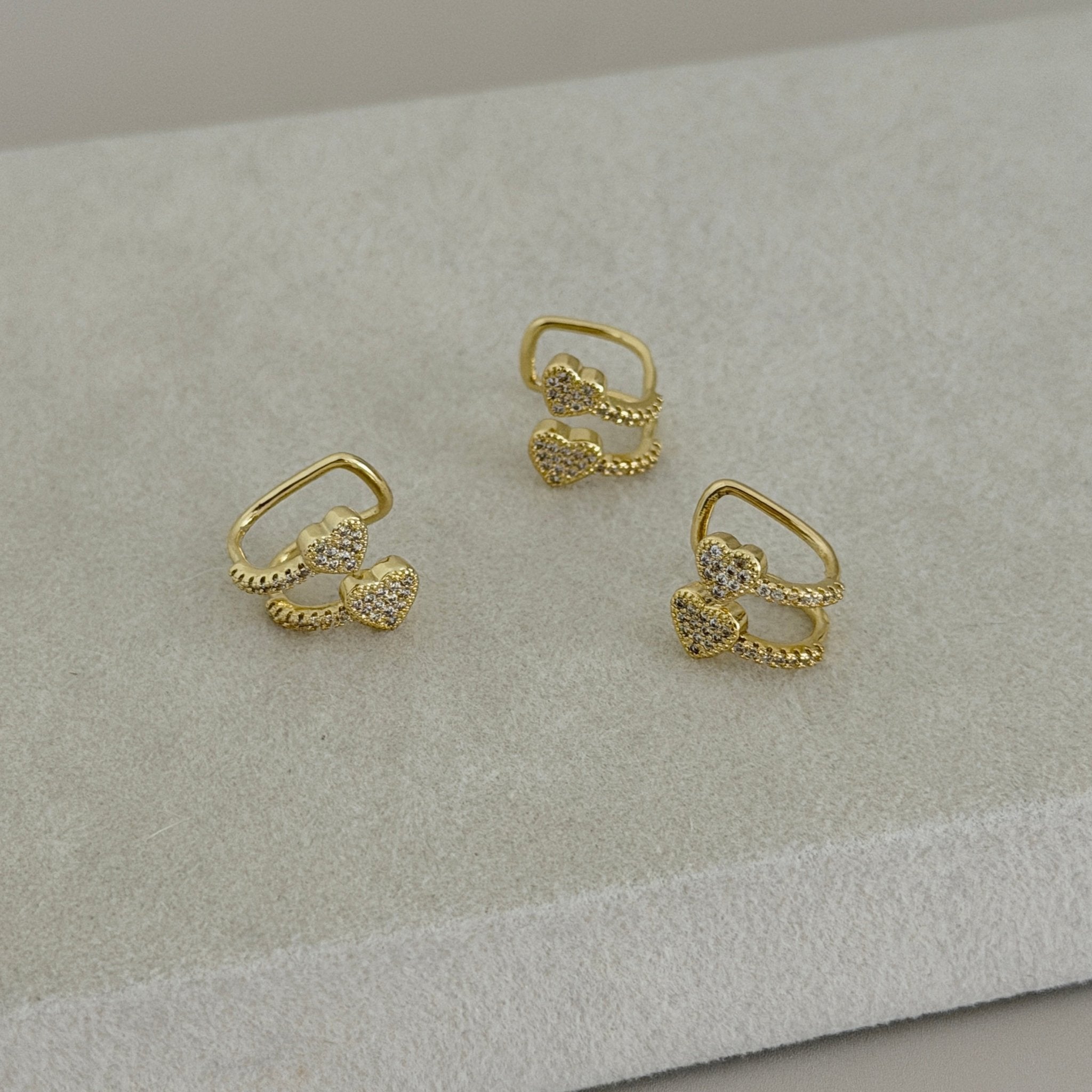 Double Heart Pavé Ear Cuff - Earring | LimaLimón Store - 2