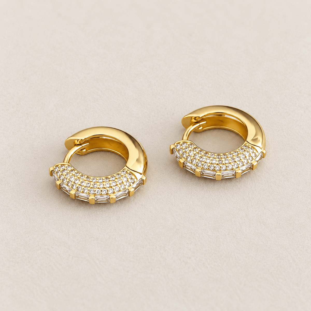 Emerald Pavé Huggie Earrings - Earring | LimaLimón Store - 3