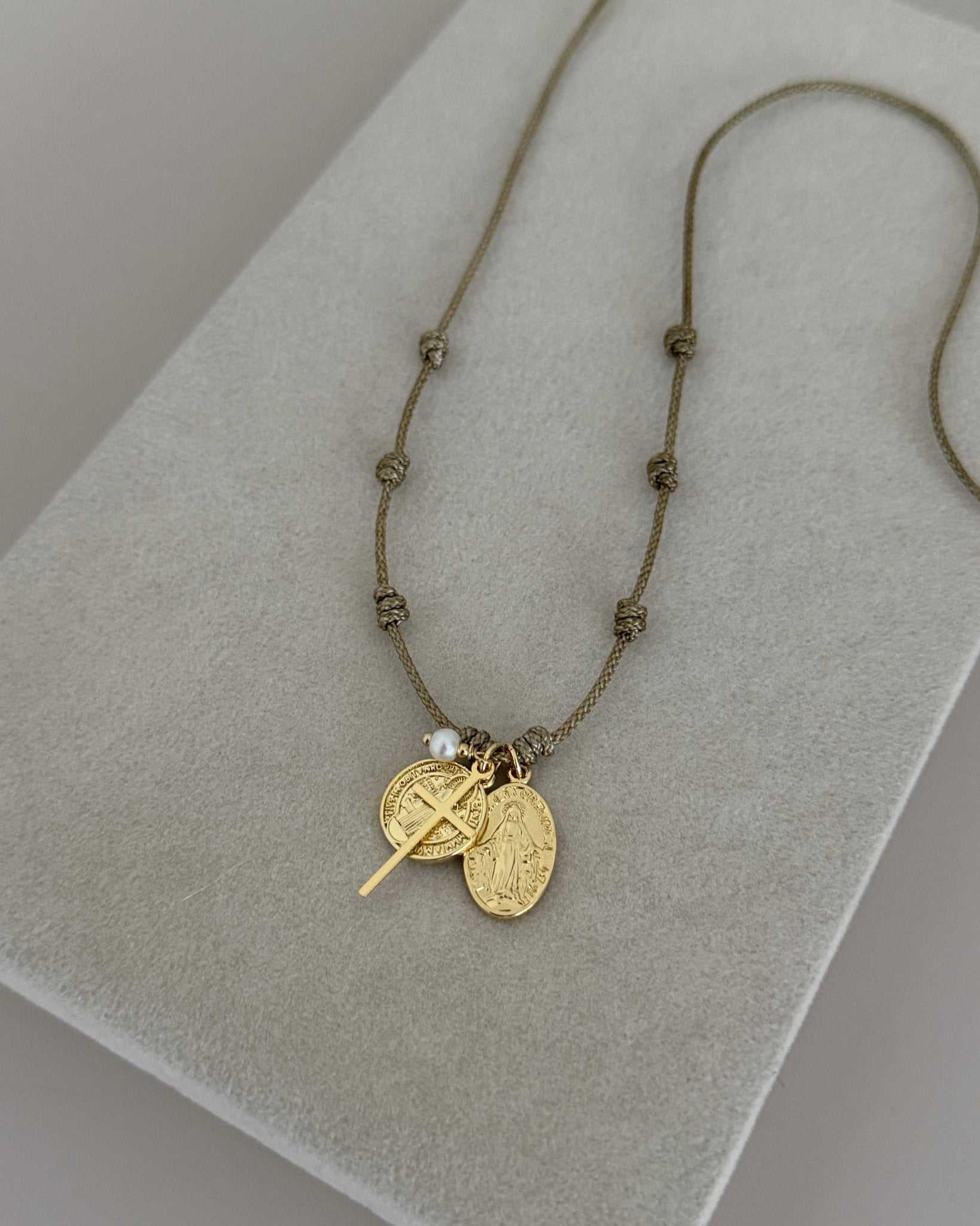 Faith Knot Adjustable Necklace - Necklaces | LimaLimón Store - 4