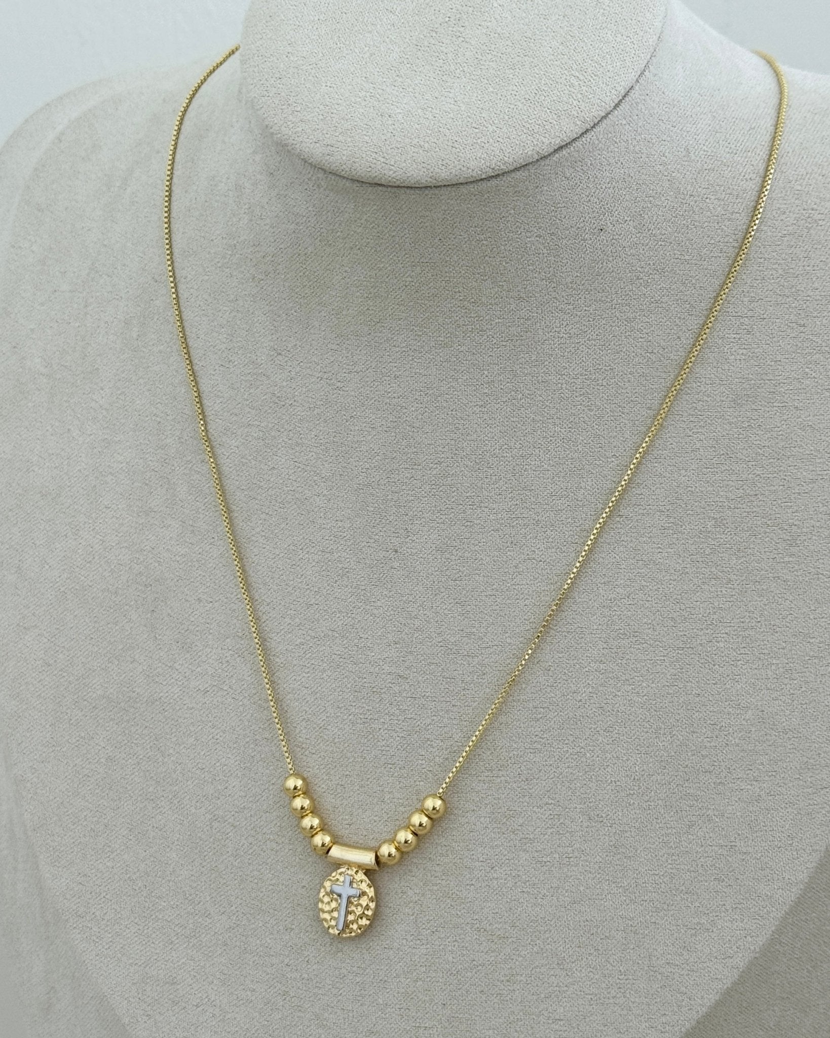 Faith Medallion Beaded Necklace - Necklace | LimaLimón Store - 3