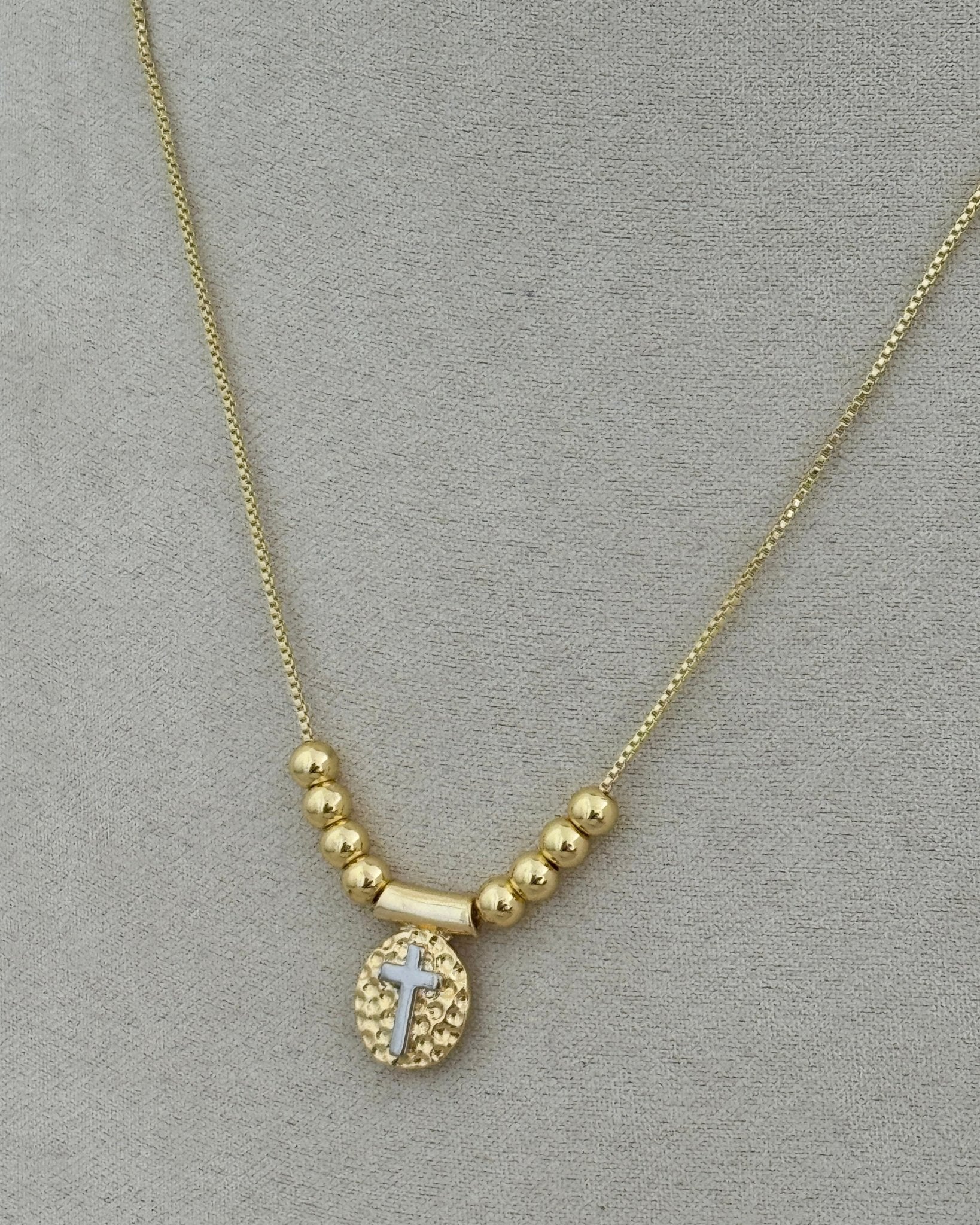 Faith Medallion Beaded Necklace - Necklace | LimaLimón Store - 4