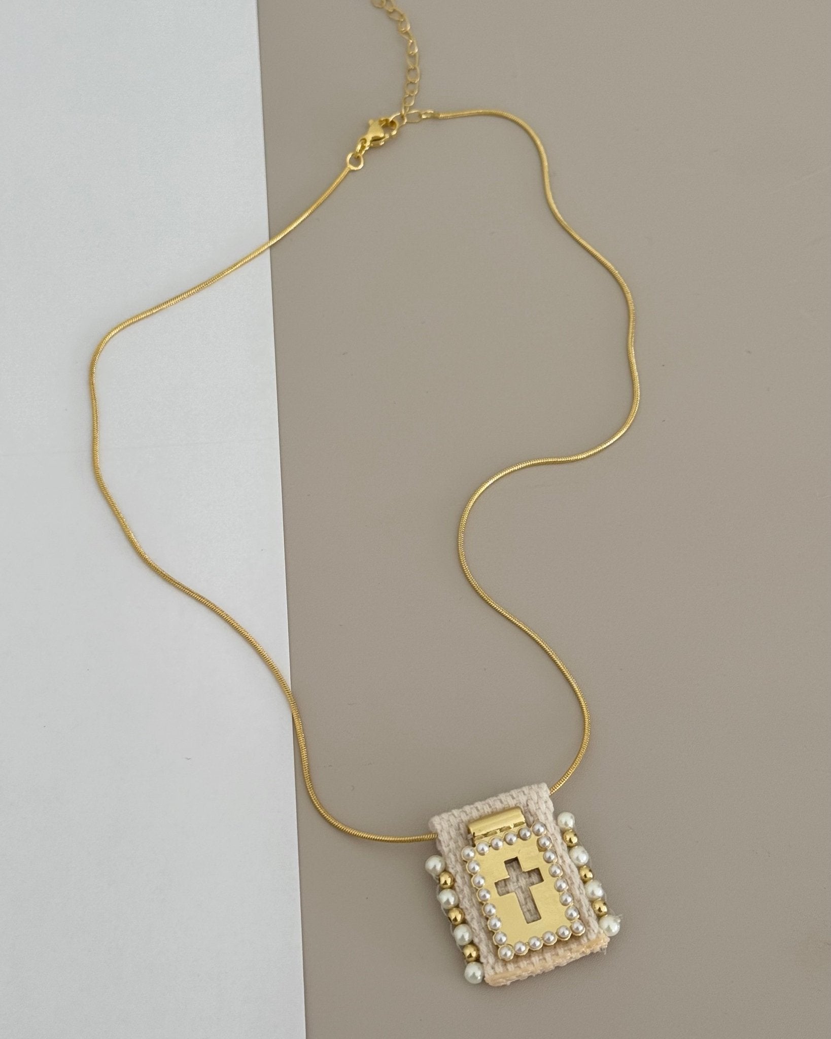Faith & Pearls Adjustable Necklace - Necklace | LimaLimón Store - 1