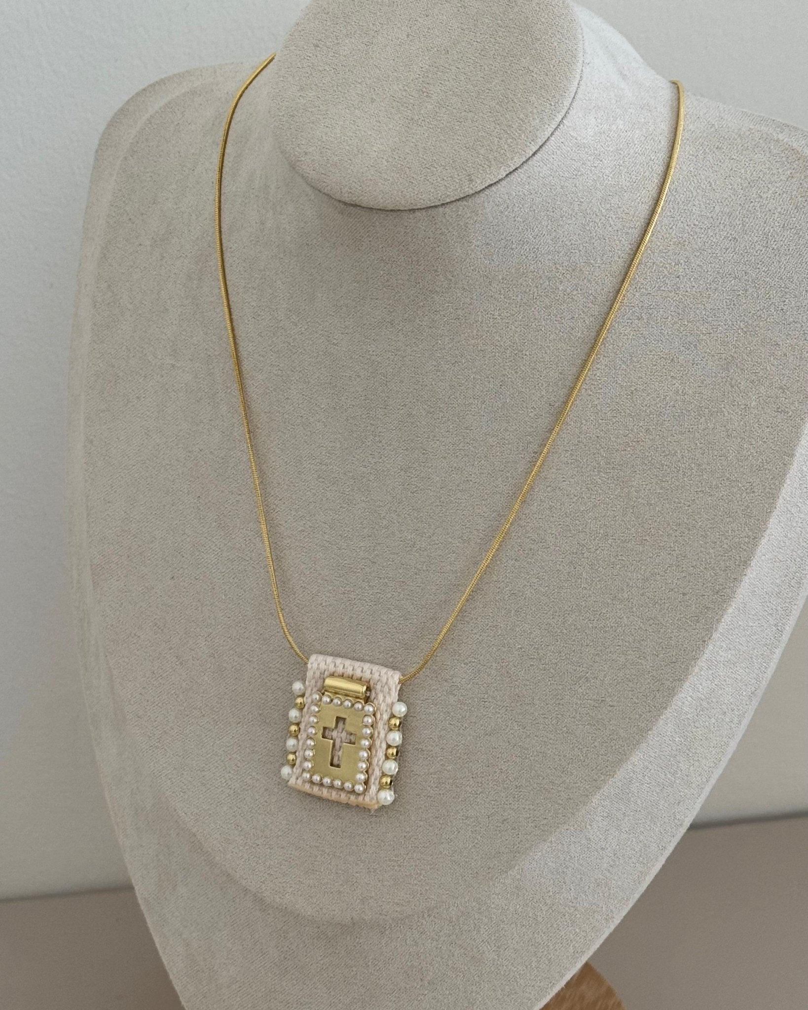 Faith & Pearls Adjustable Necklace - Necklace | LimaLimón Store - 2