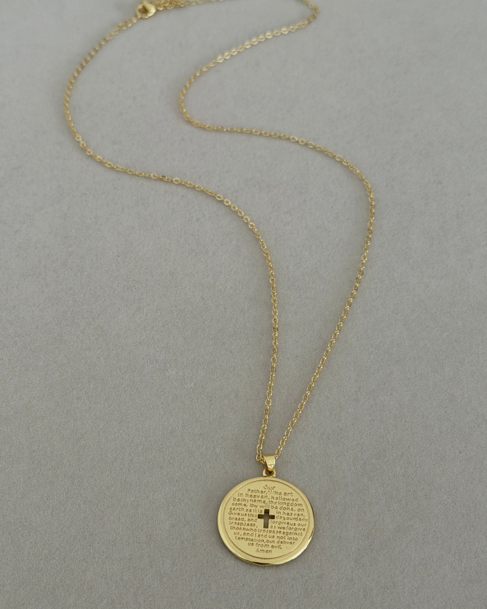 Faith Prayer Medallion Necklace - Necklaces | LimaLimón Store - 1