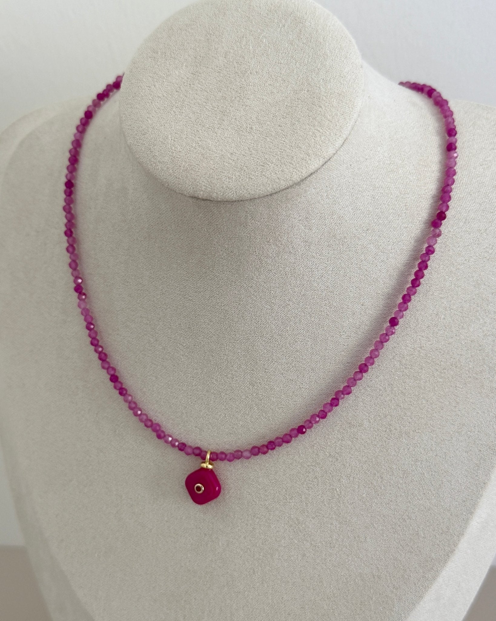 Fuchsia Charm Beaded Necklace - Necklaces | LimaLimón Store - 4