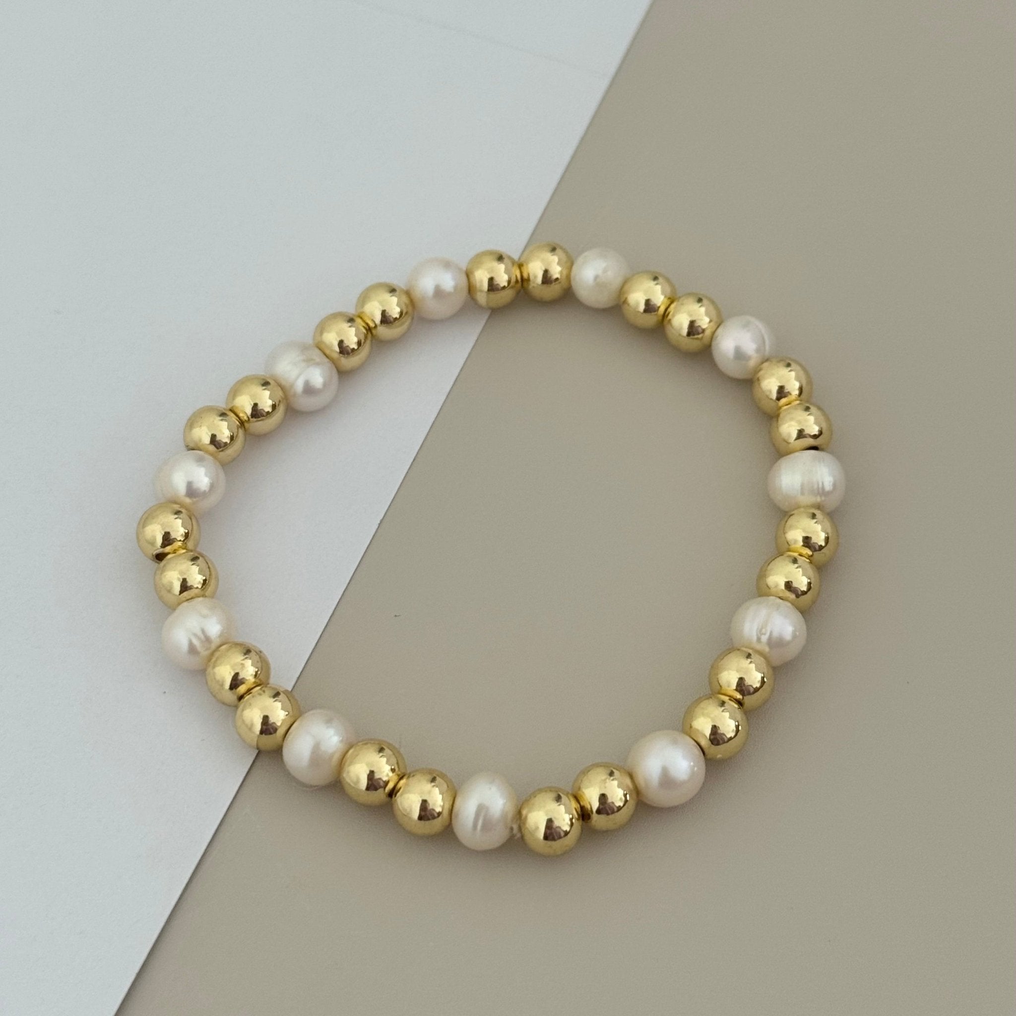 Gold and Pearls Bead Bracelet - LimaLimón Store