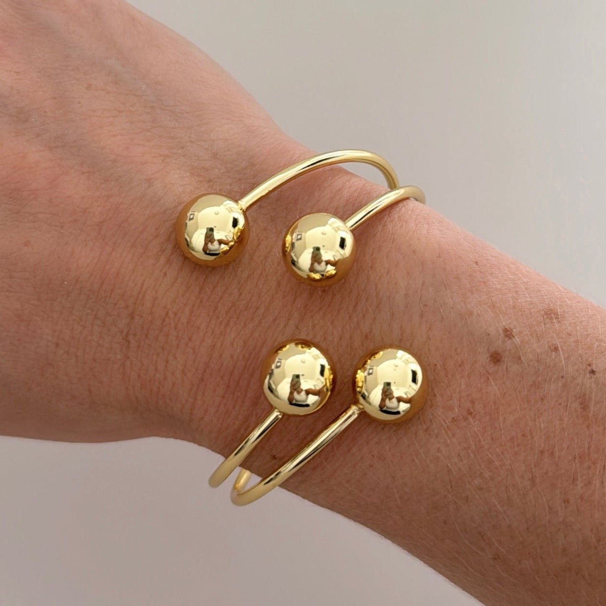 Gold Bangle - Bracelet | LimaLimón Store - 1