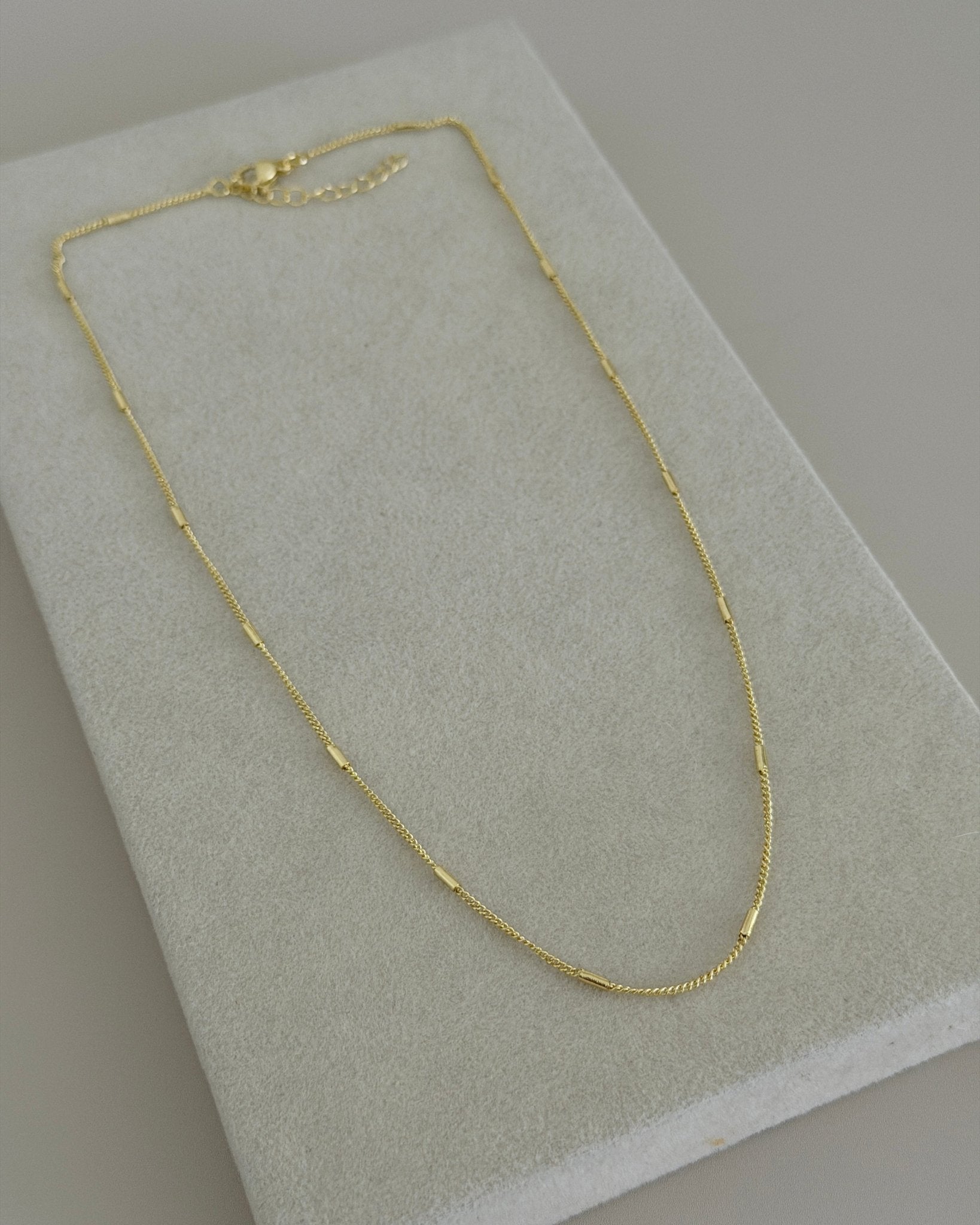 Gold Bar Chain Necklace - Necklace | LimaLimón Store - 3