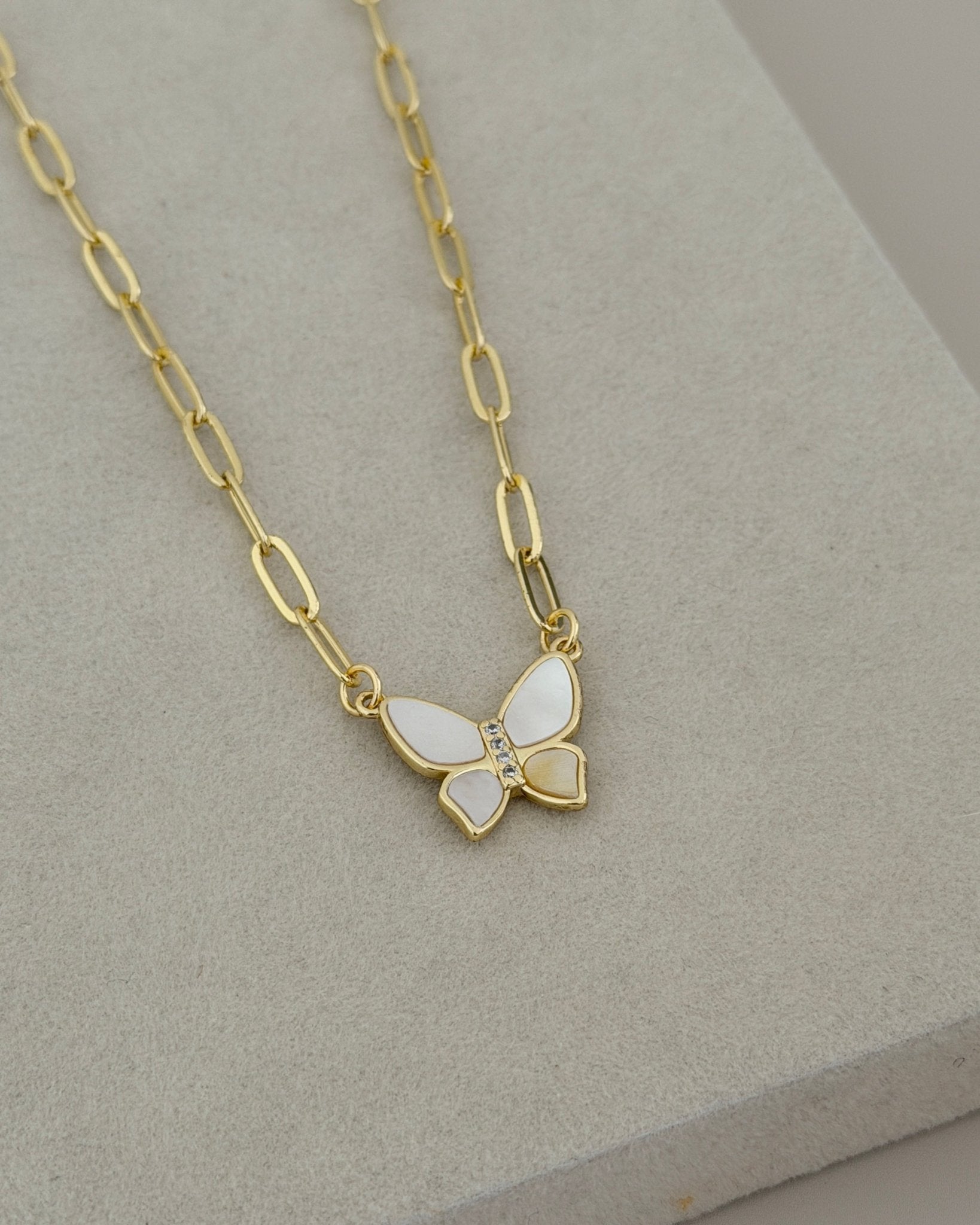Gold Butterfly Chain Necklace - Necklace | LimaLimón Store - 4