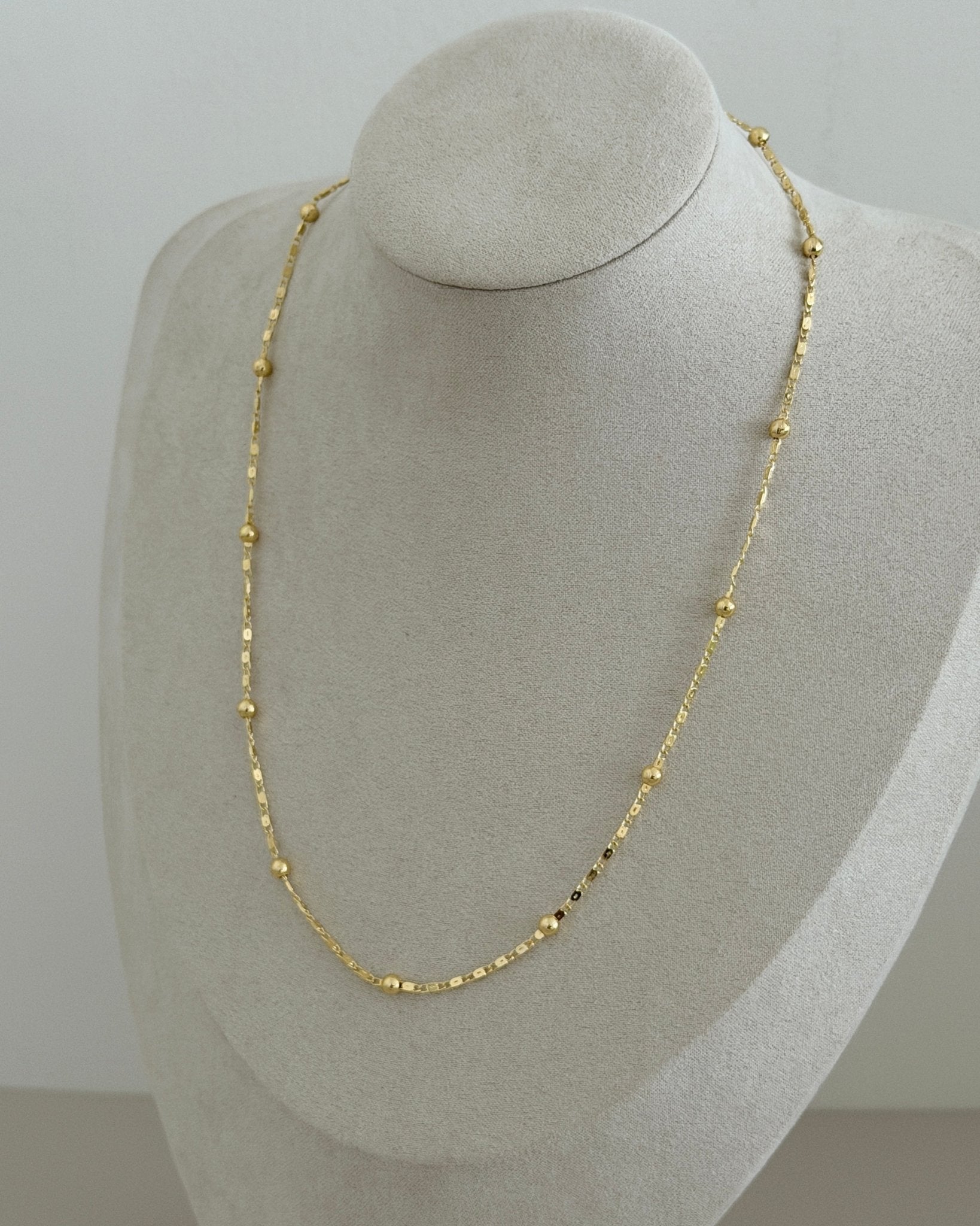 Gold Chain Necklace with Minimal Beads - Necklace | LimaLimón Store - 2