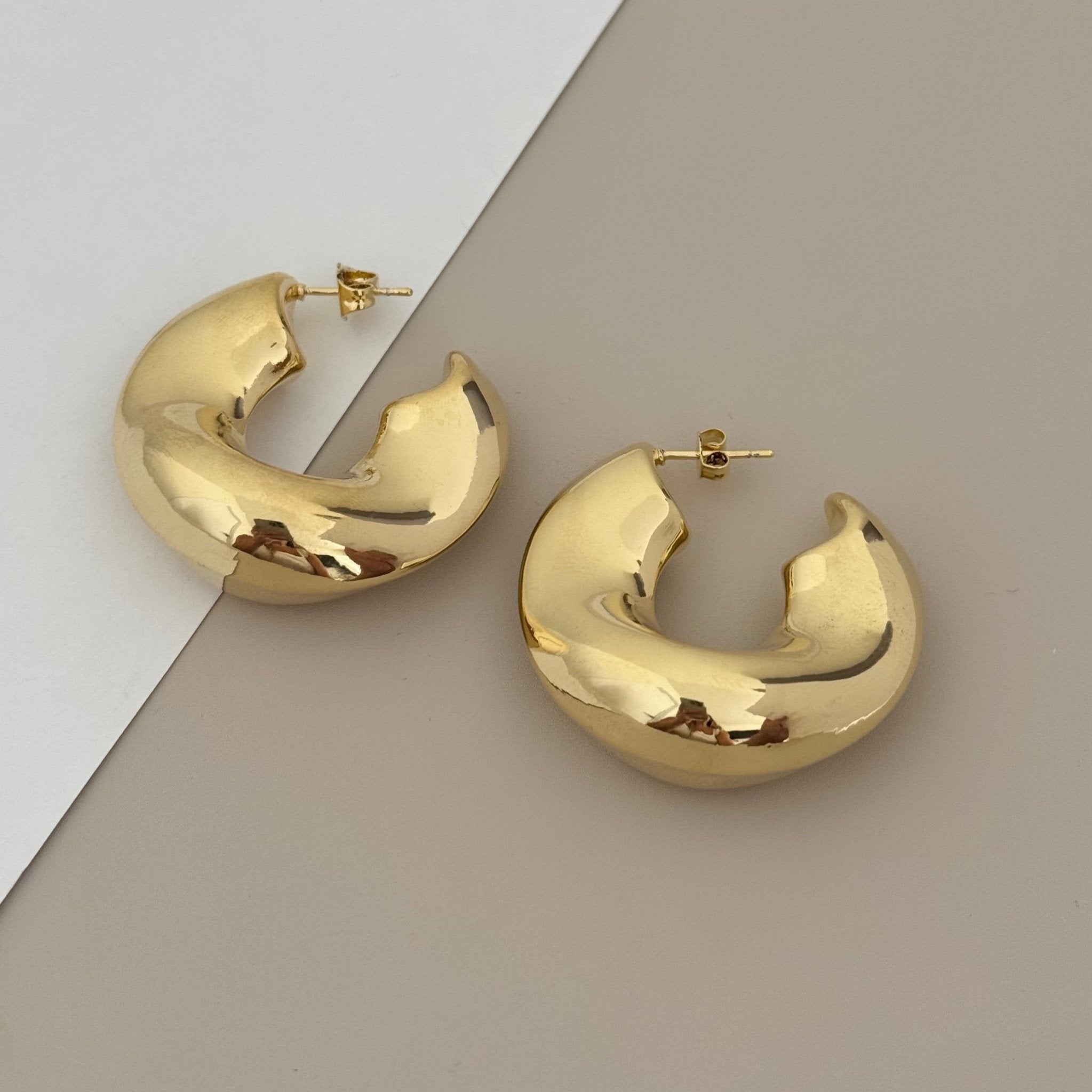 Gold Hoops - LimaLimón Store