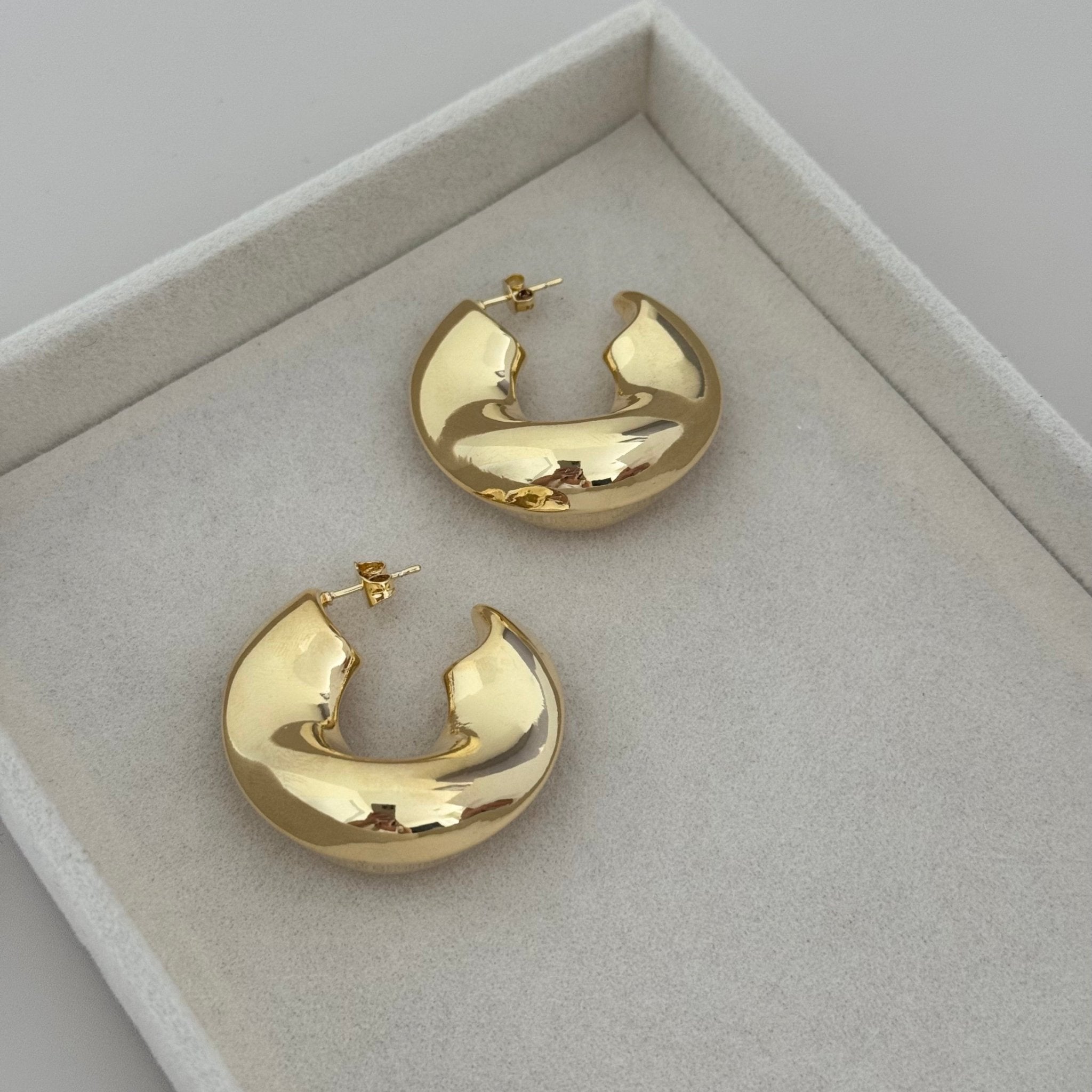 Gold Hoops - LimaLimón Store