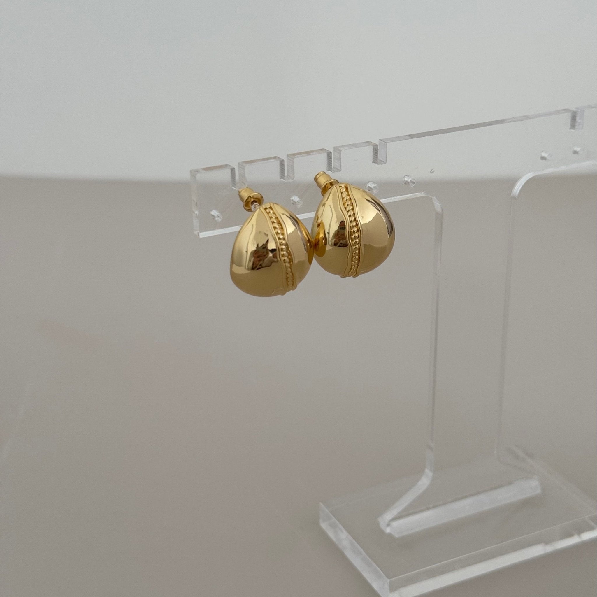 Gold Hoops Earring - LimaLimón Store