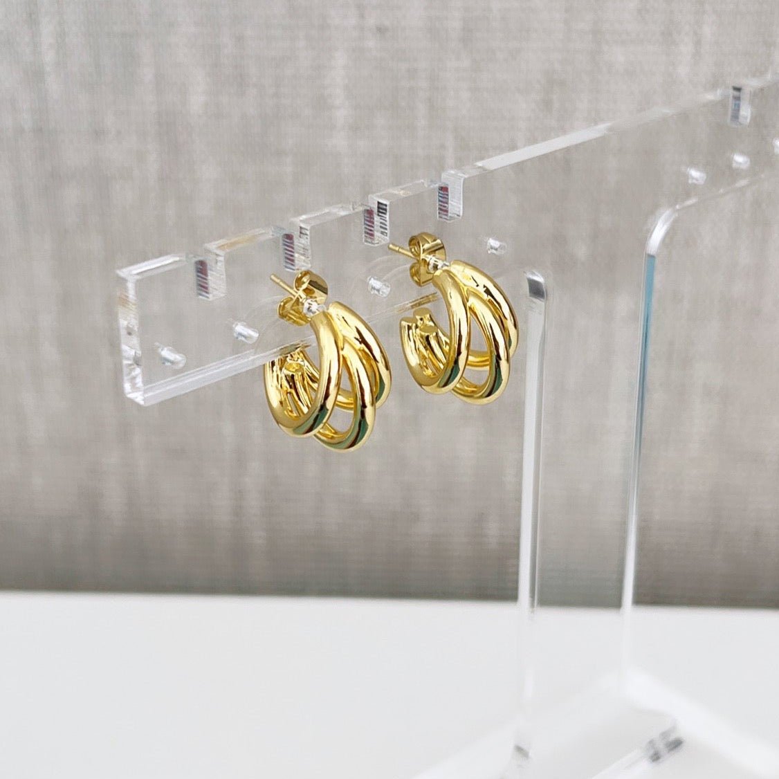 Gold Hoops - Earring | LimaLimón Store - 4